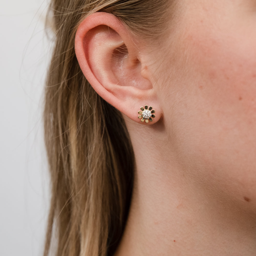 9ct Yellow & White Gold Two-Tone Cubic Zirconia Sunflower Stud Earrings for Women - Elegant Floral Jewelry Gift for Birthday, Anniversary & Everyday Wear
