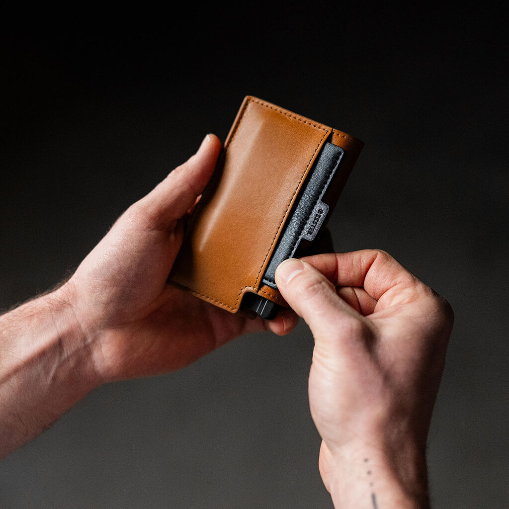 Premium Leather Coin Pouch Wallet - Small Metal Money Holder for US Coins, Quarters & Cash - Perfect for Travel, Vending Machines & Collectors