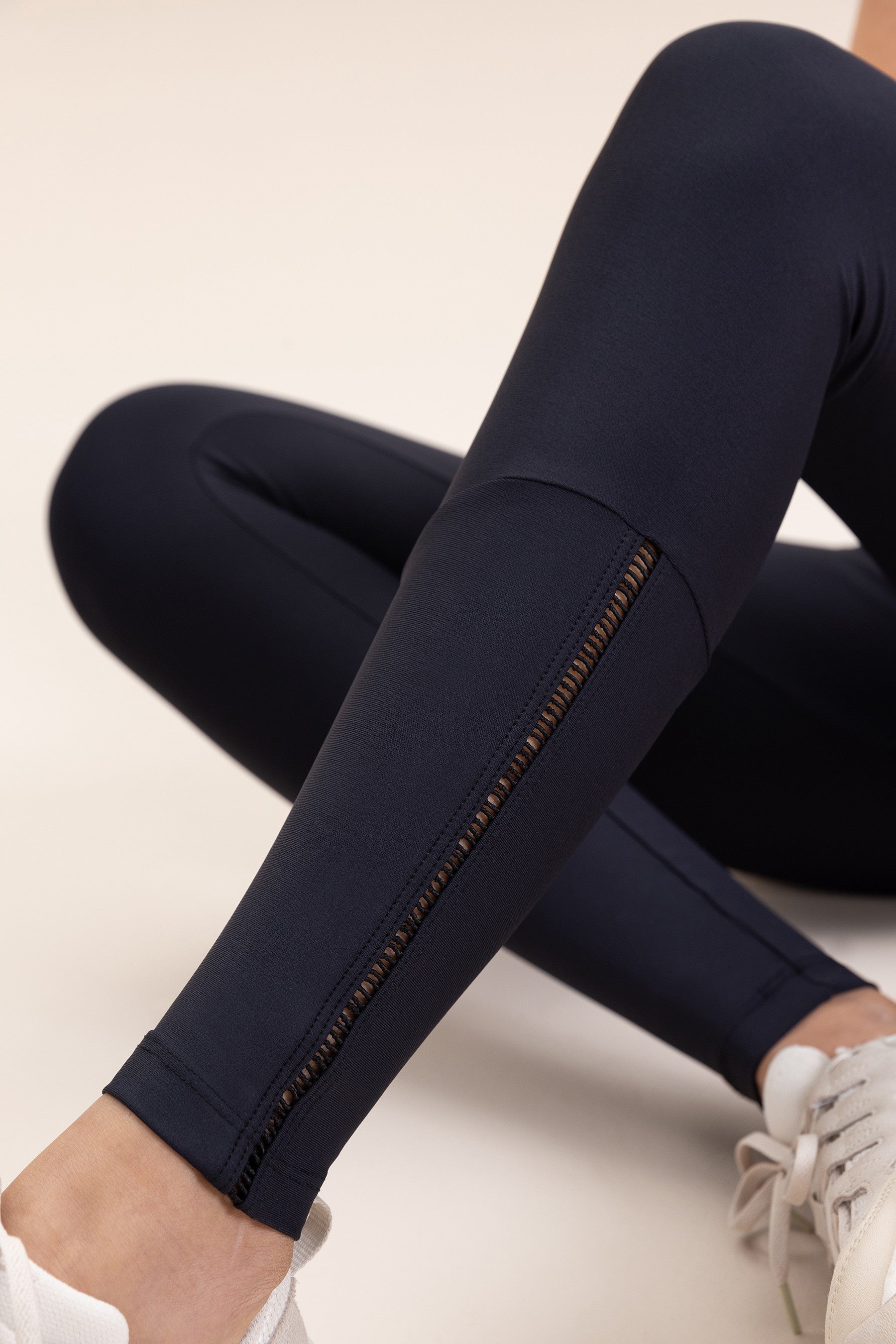 High-Waisted Yoga Leggings for Women - Breathable & Stretchy Workout Pants - Perfect for Gym, Running & Lounge Wear