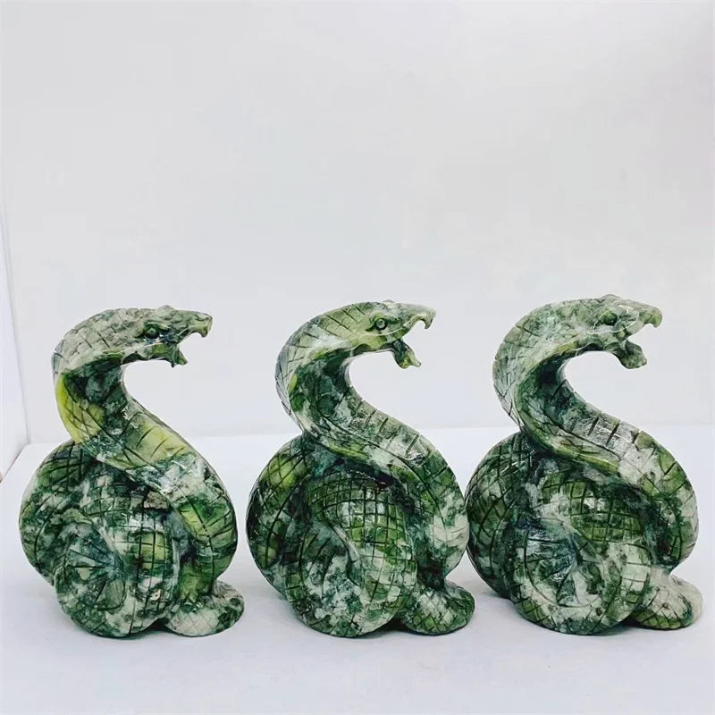 Handmade Natural Taxoite Cobra Snake Carving Statue - Healing Crystal Figurine for Home Decor, Feng Shui, Meditation & Spiritual Healing (1Pc) - Perfect for Yoga Rooms, Office Desks & Gift Giving