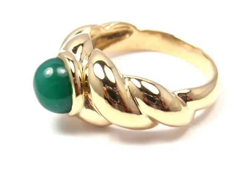 Authentic Van Cleef & Arpels 18k Yellow Gold Green Chalcedony Ring - Vintage Luxury Jewelry for Women, Perfect for Weddings, Anniversaries & Special Occasions