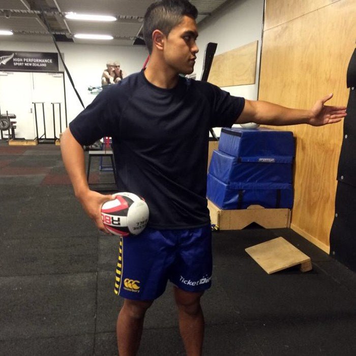 Rugby Training Equipment - R80 Rugby Pass, Catch & Throw Skill Set for Practice & Drills - Perfect for Rugby Players, Coaches & Team Training Sessions