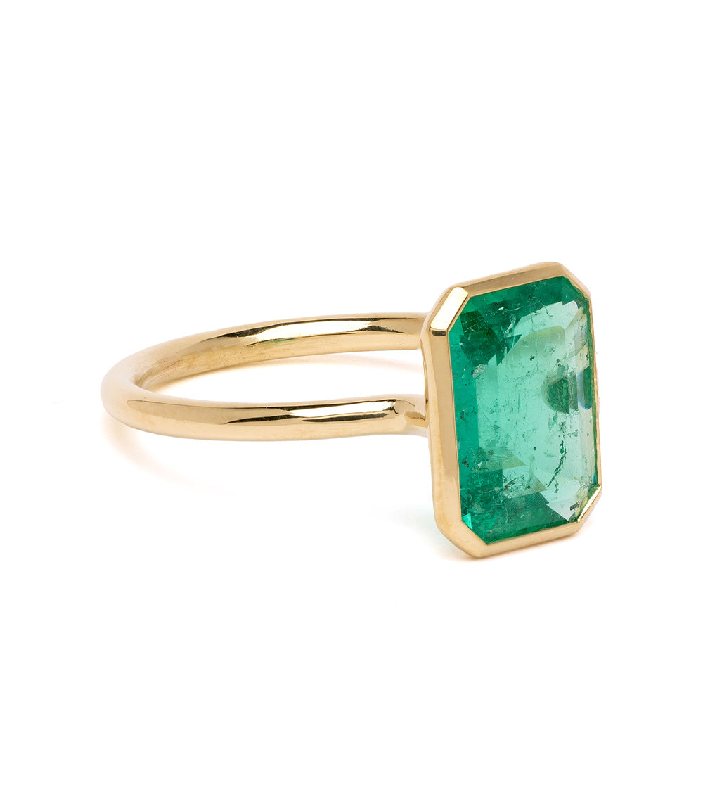 Exquisite 2.5 Carat Colombian Emerald Engagement Ring for Women - Vintage Inspired Bezel Setting, Perfect for Proposals, Anniversaries & Special Occasions