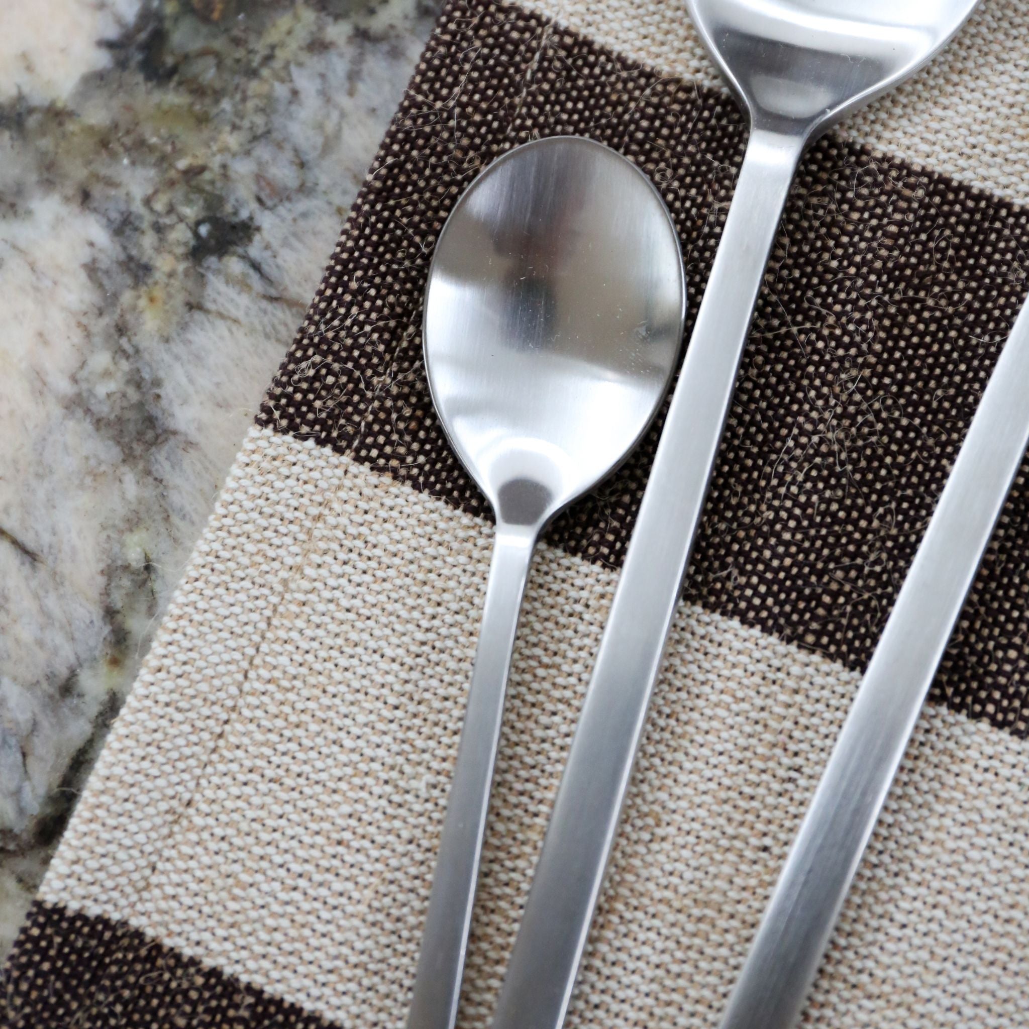 OYOY Yuka Tea Spoon Set of 4 - Stainless Steel Dessert Spoons for Tea, Coffee, Desserts & Ice Cream - Perfect for Afternoon Tea, Cafe, Restaurant & Home Use