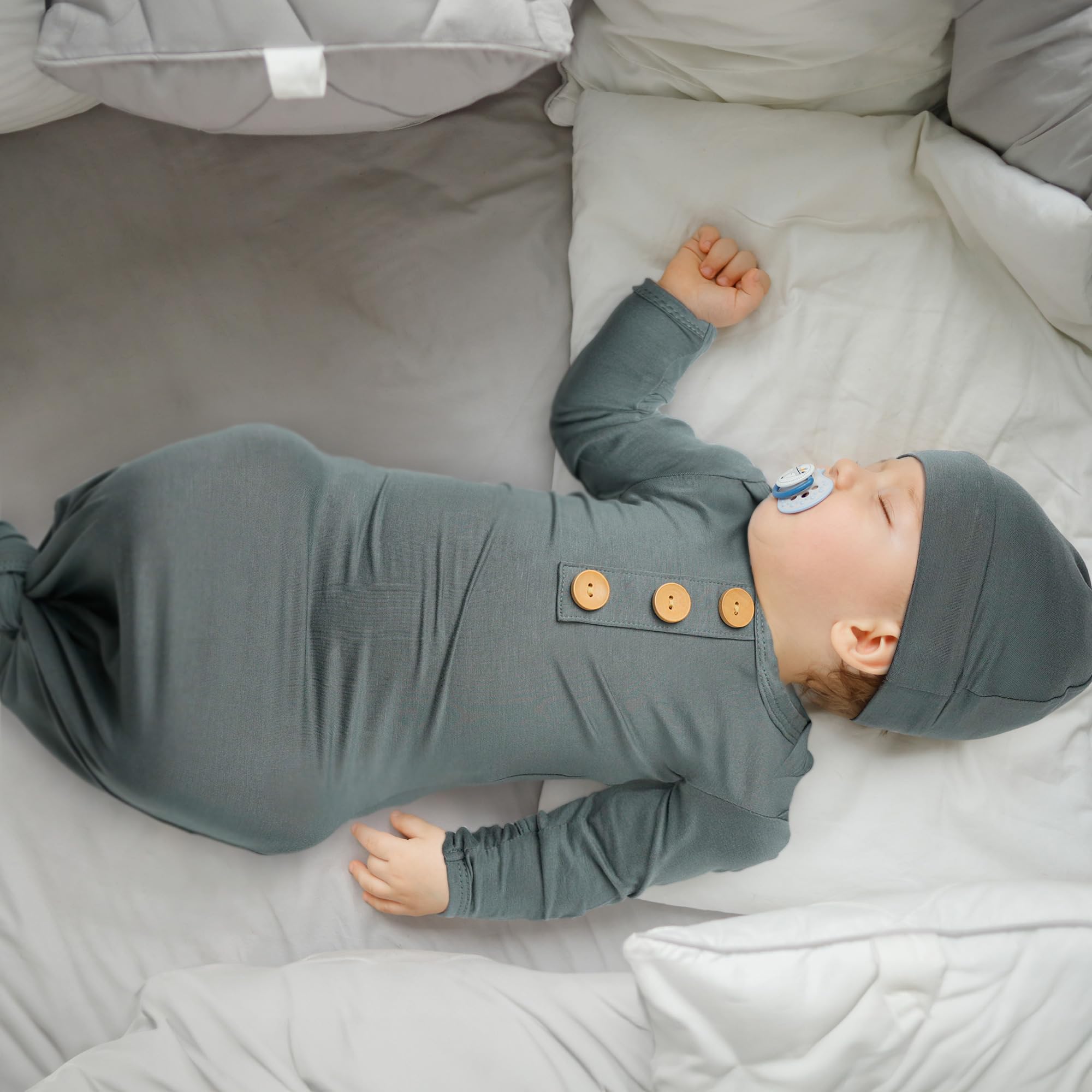 Soft Baby Knot Gown 0-3M - Newborn Sleepers with Mittens & Name Tag for Announcement Photos