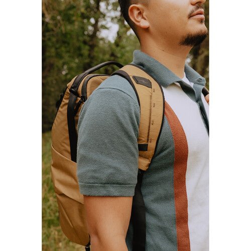 Peak Design Everyday Backpack 30L V2 - Premium Camera & Travel Backpack in Coyote Brown - Perfect for Photographers, Commuters & Outdoor Adventures