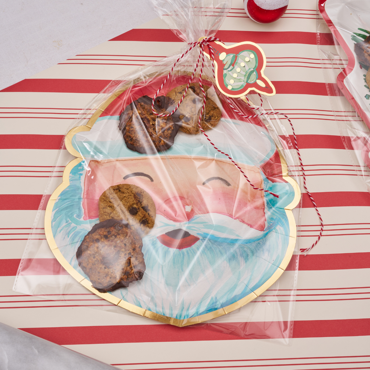 Santa Cookie Tray Gifting Kit - 6 Piece Holiday Baking Set for Christmas Cookies, Party Treats & Festive Desserts