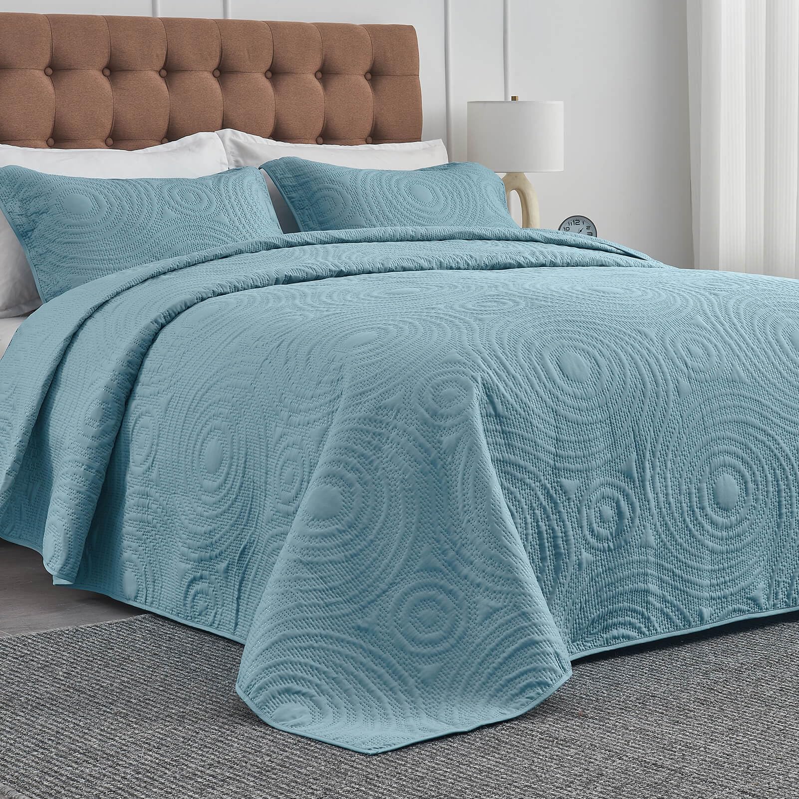 Oversized King Bedspread 128x120 Inches - Lightweight Quilt Set for Extra Tall/Wide King or California King Bed - Includes 1 Quilt & 2 Pillow Shams - Soft Blue Bedding - Perfect for Master Bedrooms, Guest Rooms & Luxury Hotels