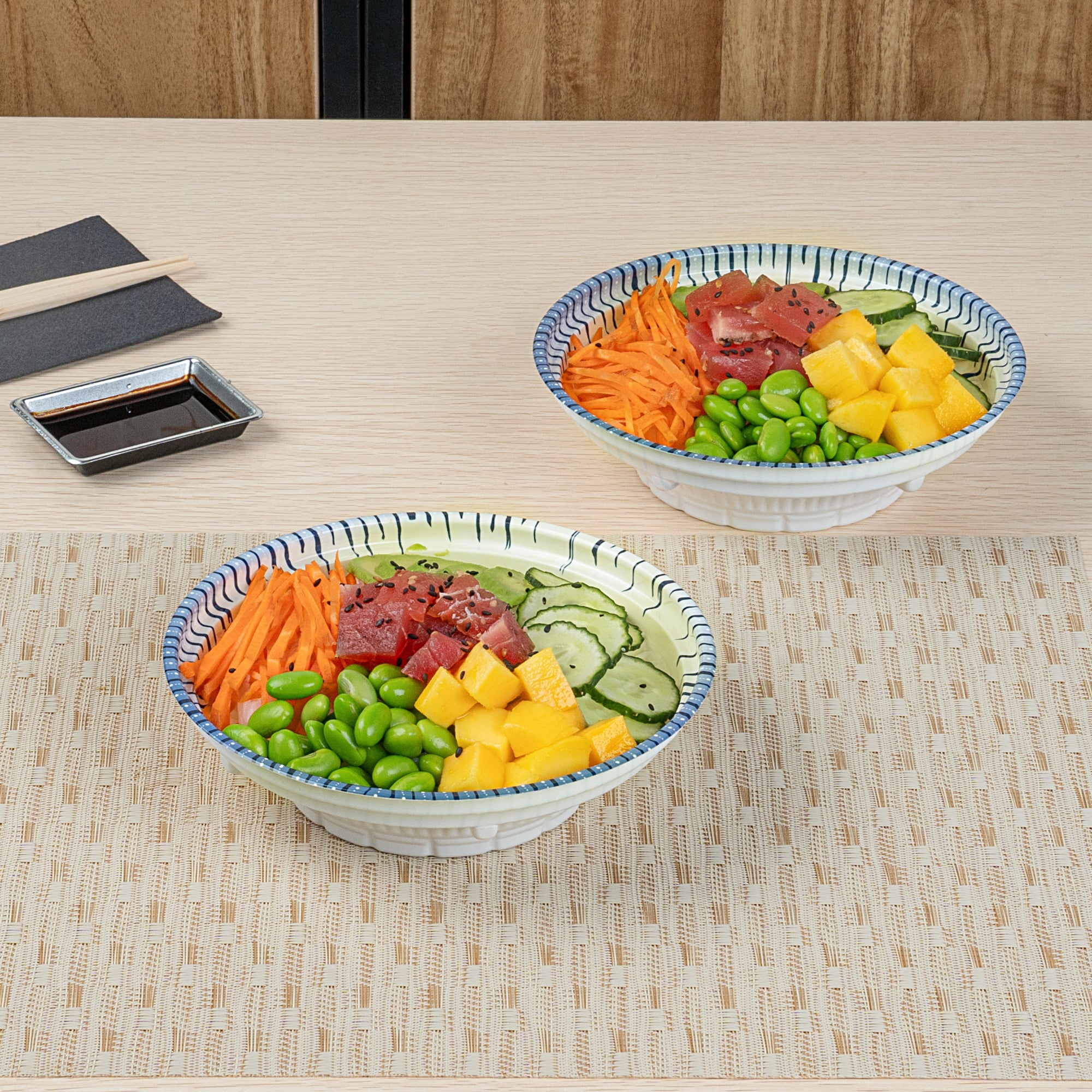 Bento Tek 10 oz Round White and Blue Plastic Asian Style Bowl - 6.5