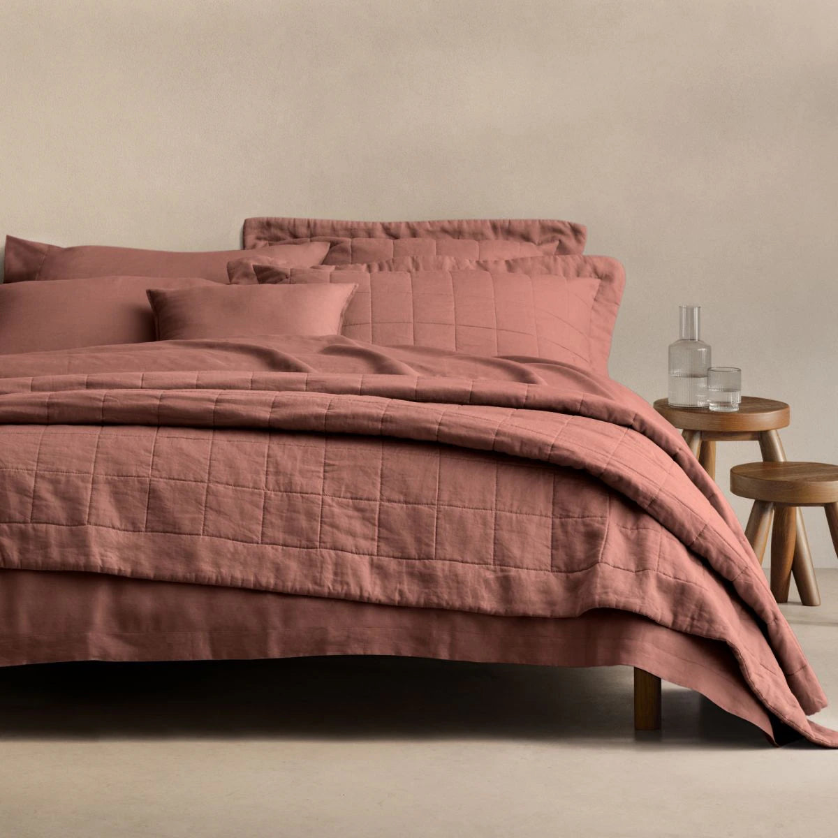 Sheridan Abbotson Raisin Linen Bed Cover - Queen Size Luxury Linen Duvet Cover Set for Bedroom Decor | Perfect for Master Bedroom, Guest Room & Vacation Home