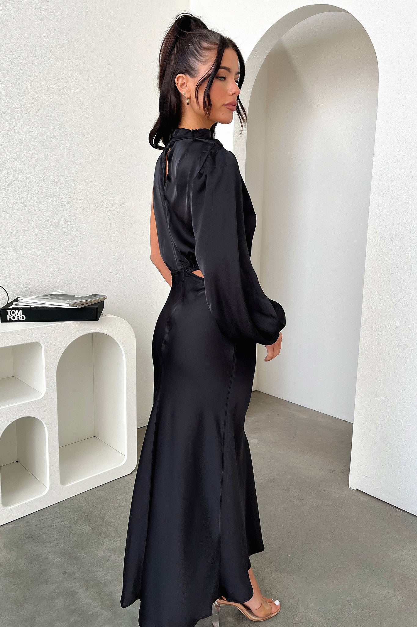 Atoni Women's Midi Dress - Elegant Black Flowy Summer Dress for Casual Wear, Office & Party | Plus Size Options Available
