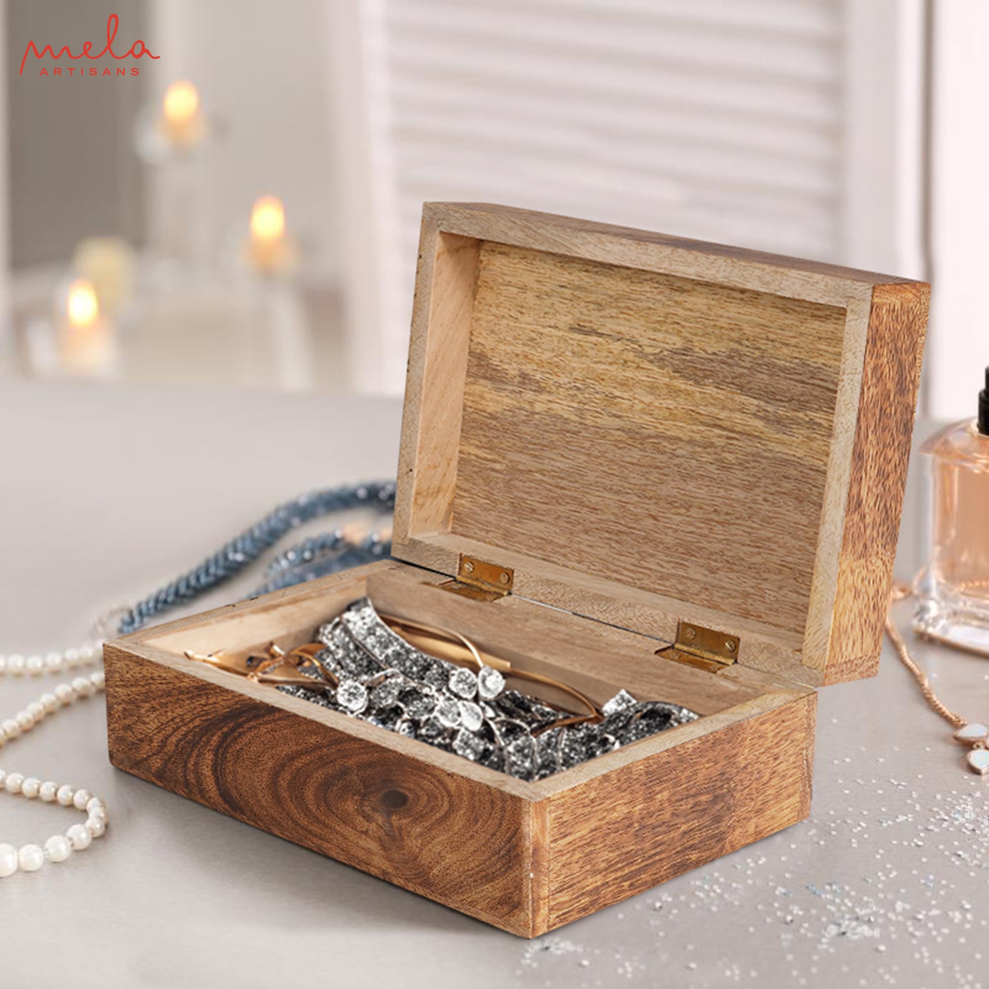 Handmade Carved Scallop Mango Wood Box with Lid - Medium Burnt Finish Decorative Storage Box - 7.5” x 4.5” x 3” - Perfect for Memory Keepsakes, Jewelry, Photos & Home Decor