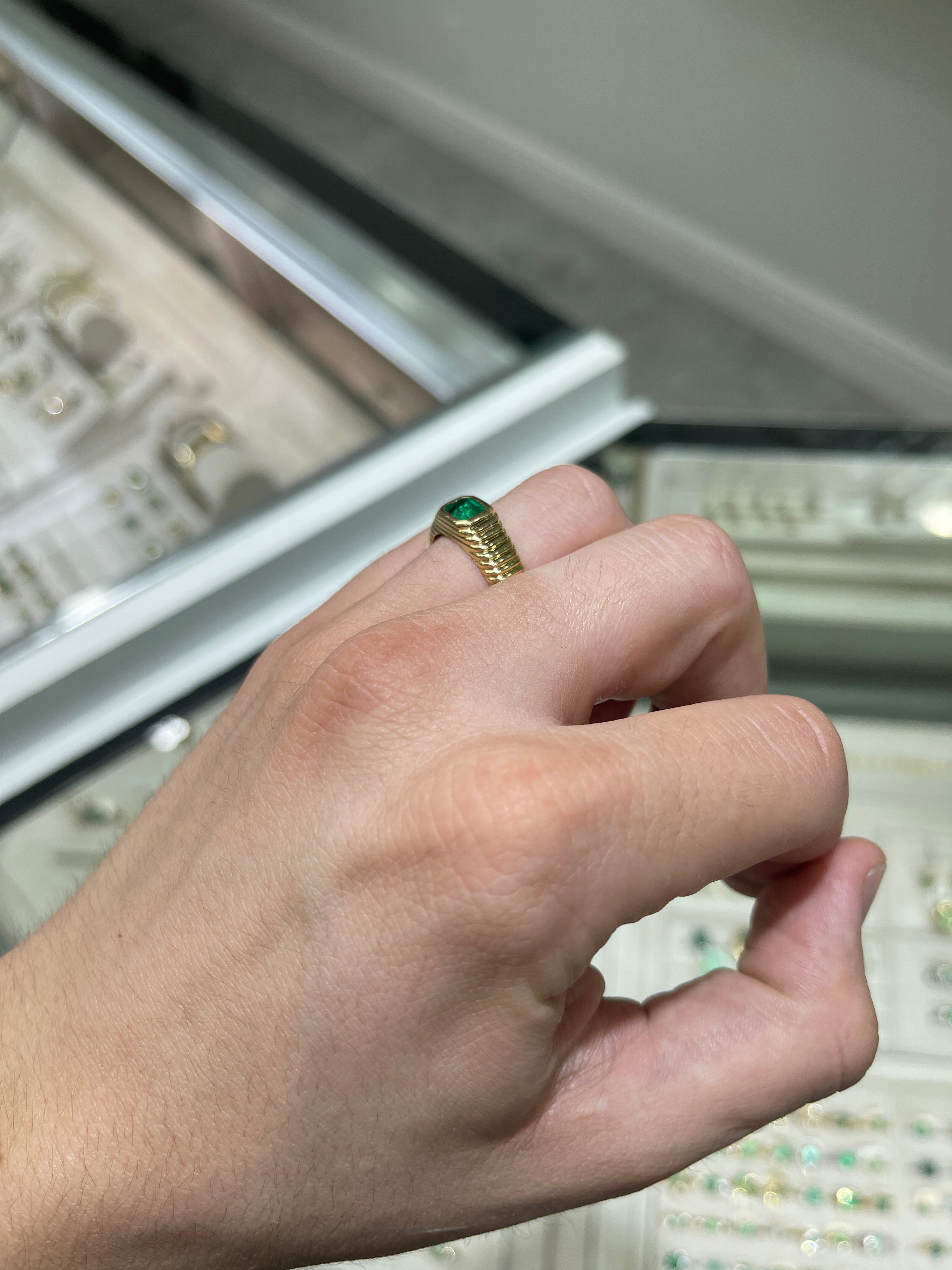 18K Yellow Gold Colombian Emerald Men's Ring - 0.81 Carat Ribbed Bezel, Size 9 | Luxury Wedding Band, Anniversary Gift for Him, Formal Jewelry for Special Occasions