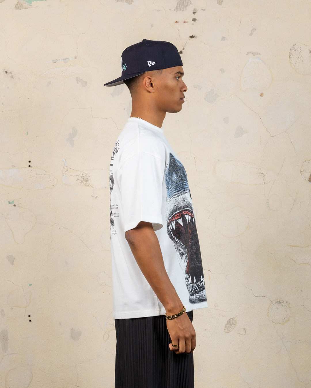 404 Riptide Vintage T-Shirt - Soft Cotton Retro Graphic Tee for Men & Women - Off White - Perfect for Casual Wear, Street Style & Music Festivals