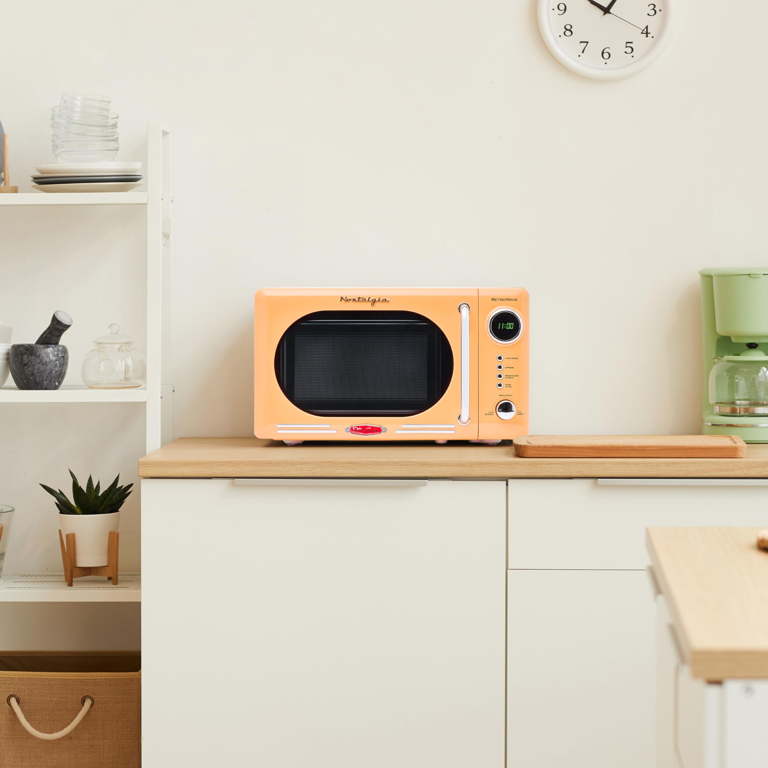 Retro Orange 0.7 Cu. Ft. 700-Watt Compact Countertop Microwave Oven with LED Display & Child Lock - Perfect for Dorms, Small Kitchens & Office Break Rooms - Easy Clean Interior