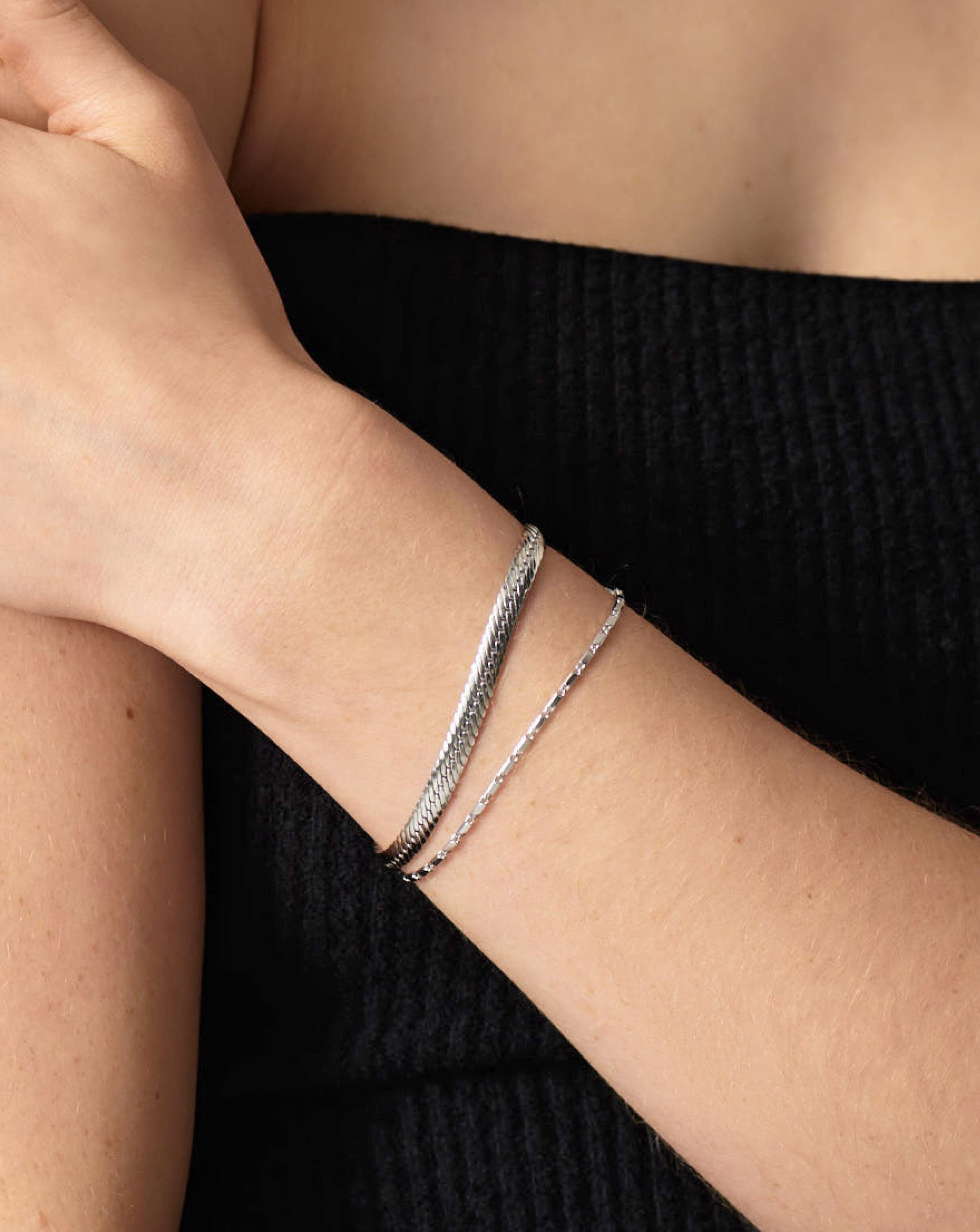 Stylish Camail Chain Bracelet for Women - Trendy Silver or Gold Plated Jewelry - Perfect for Casual Wear, Parties & Gifts