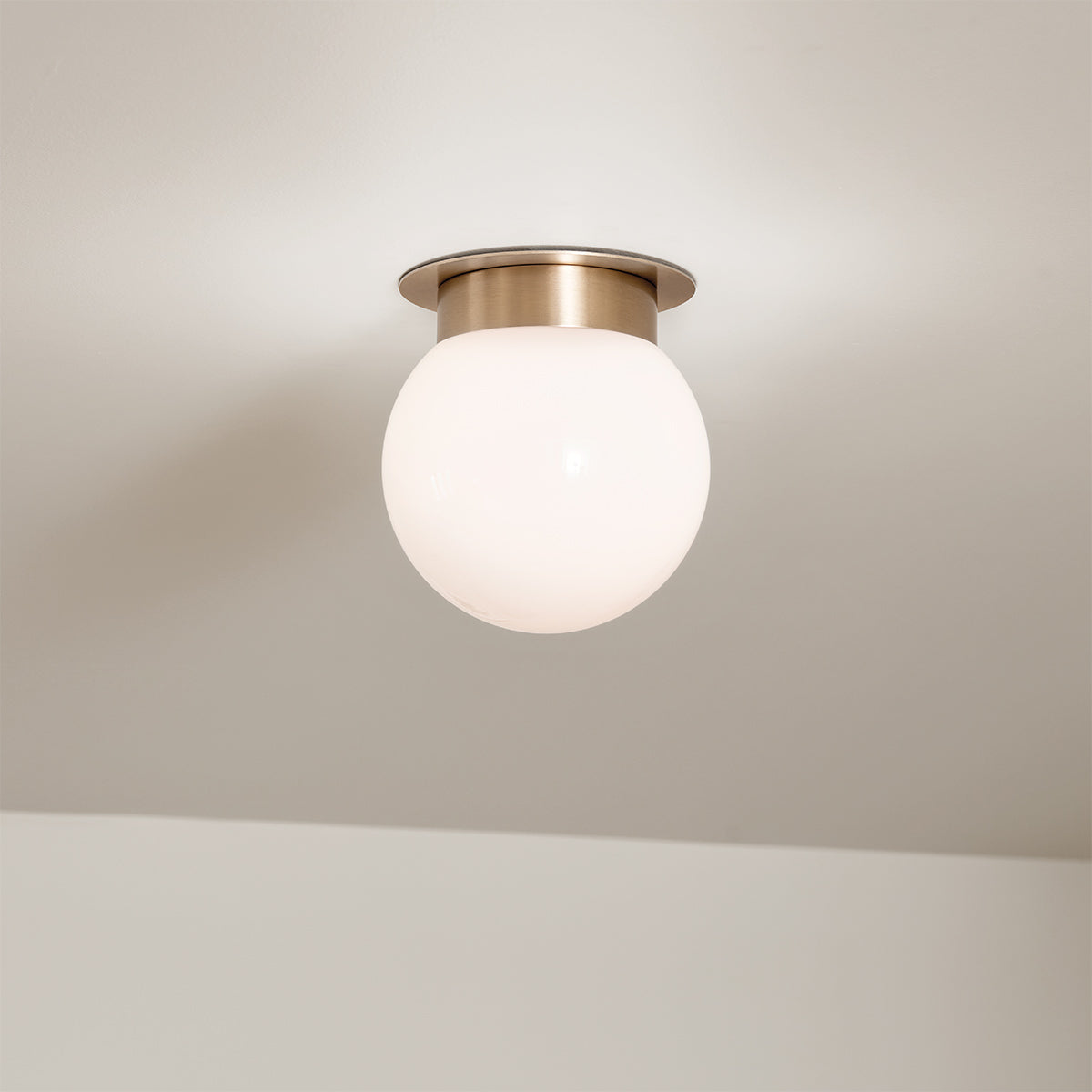 Albers Flush 1 Liter E27 Ceiling Light Fixture - Modern LED Lighting for Bedroom, Living Room & Hallway