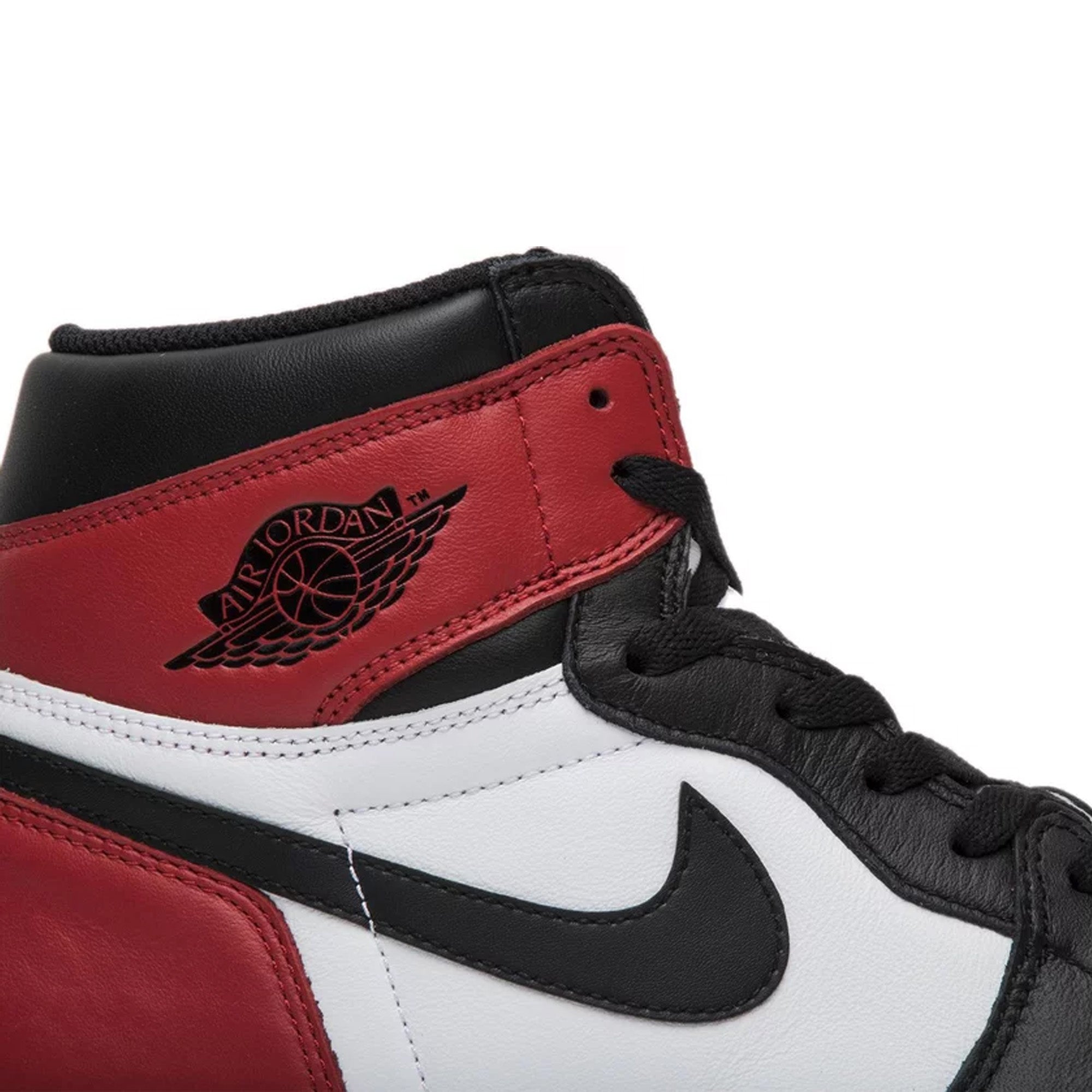 Air Jordan 1 Retro 'Black Toe' Sneakers (2016) - Men's Basketball Shoes for Streetwear & Casual Style | Perfect for Sneaker Collectors & Urban Fashion