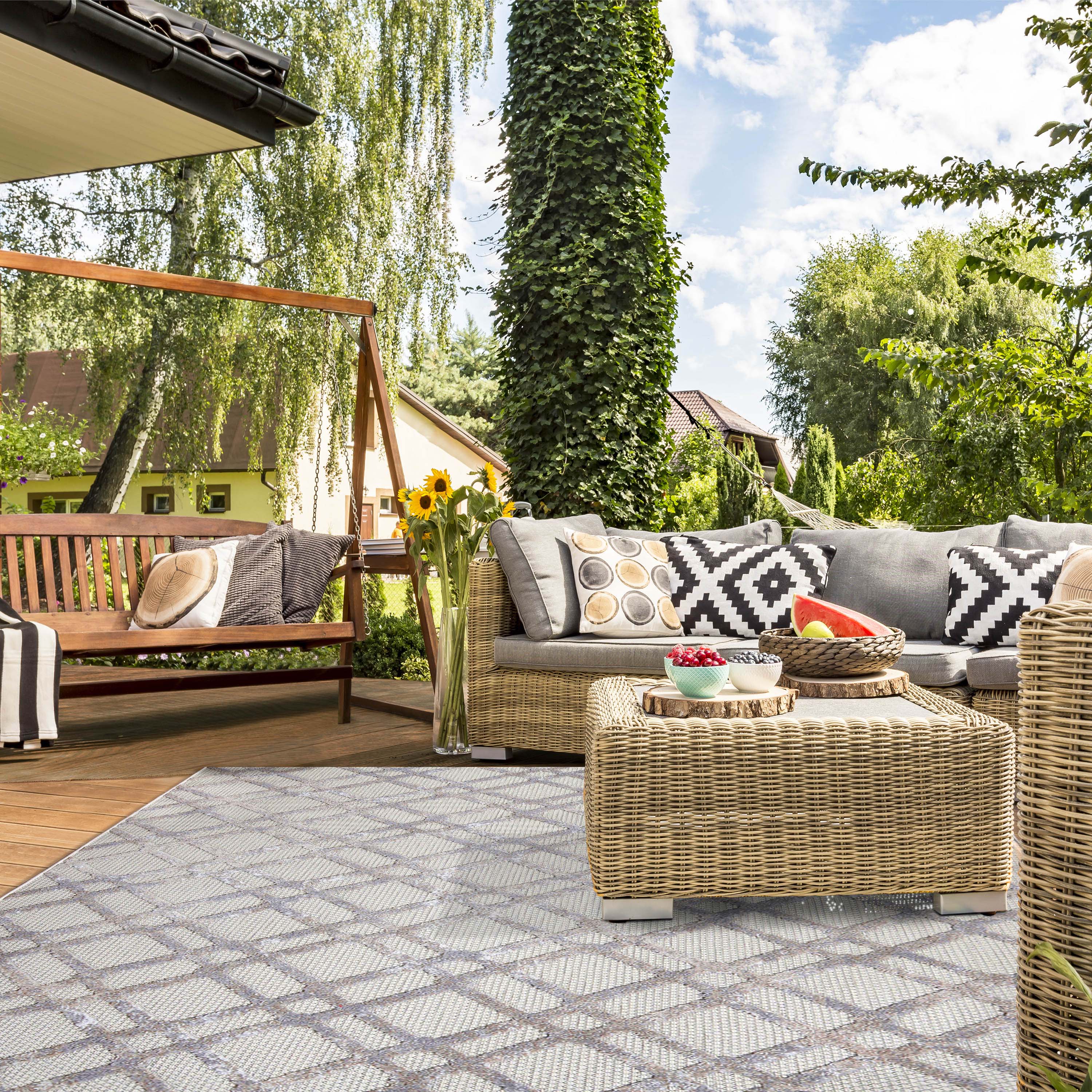 Paxson Geometric Diamond Lattice Indoor Outdoor Area Rug - Non-Slip Modern Floor Mat for Living Room, Bedroom, Patio & Deck Decor