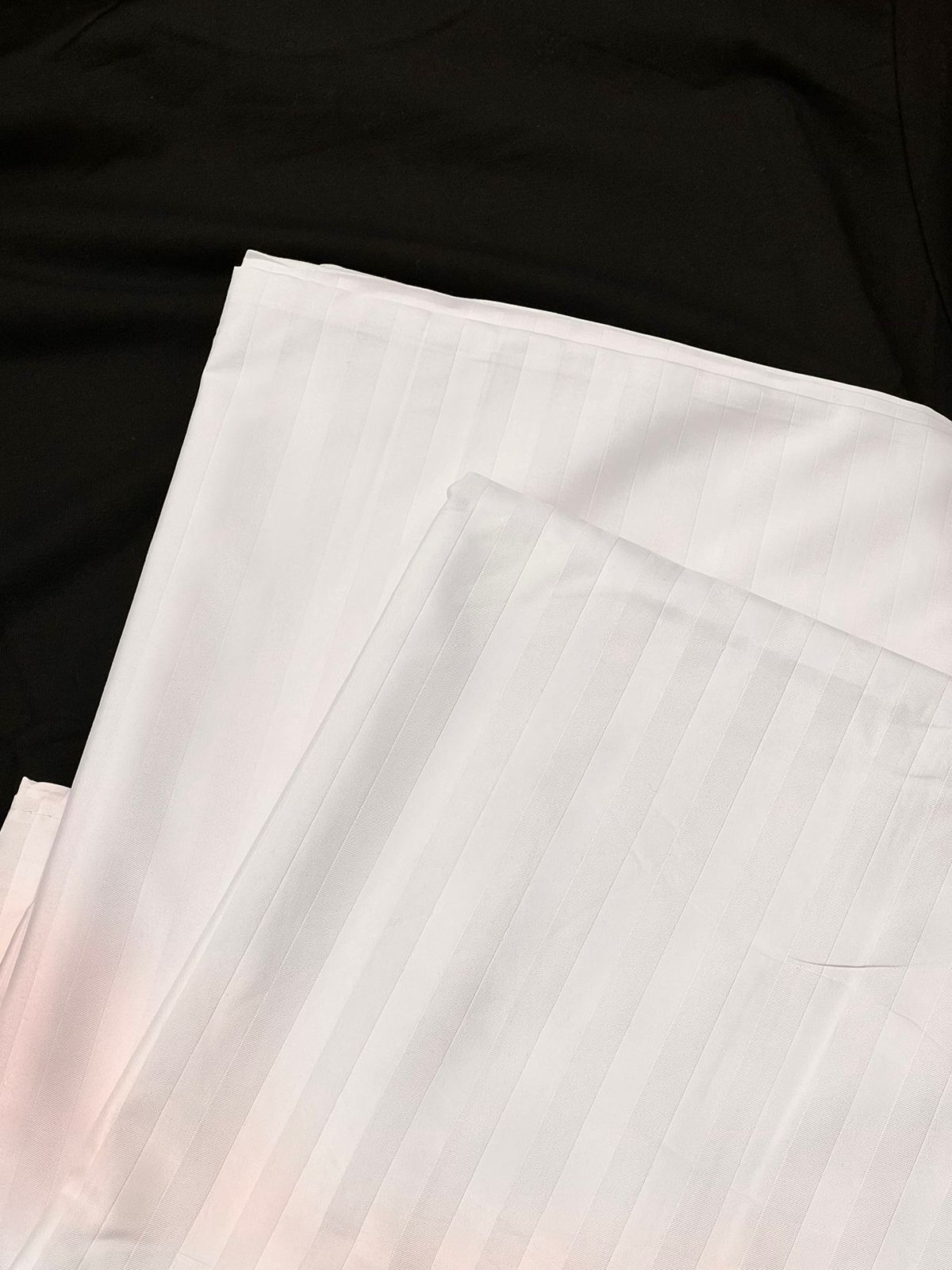 Luxury 4-Piece Bed Sheet Set with Pillowcases - Soft & Breathable 100% Cotton - Queen Size - #003 - Perfect for Home, Hotel, and Airbnb Comfort