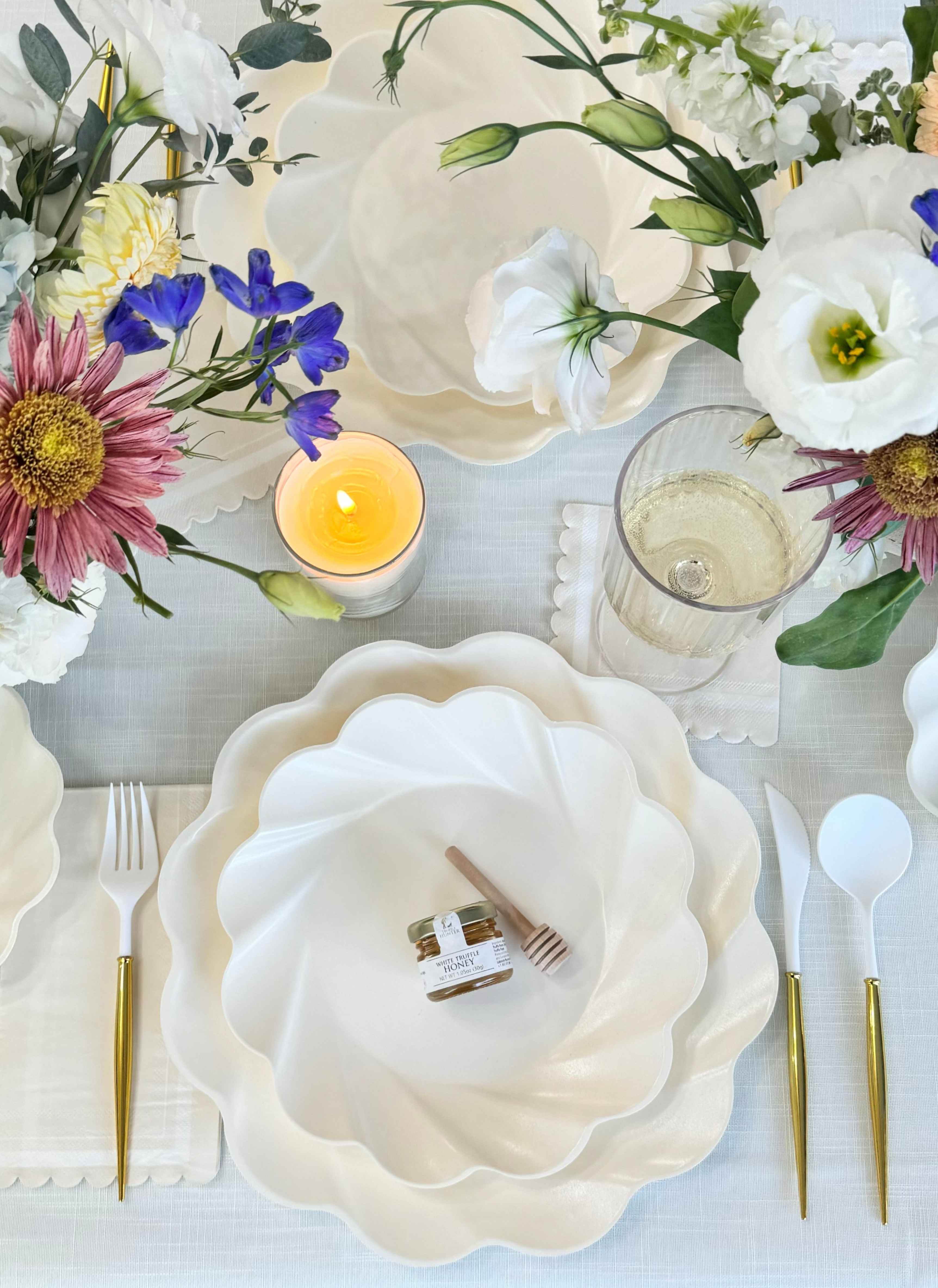 Elegant Seder Table Setting - Premium Passover Dinnerware Set for Jewish Holidays - Perfect for Family Gatherings & Festive Celebrations