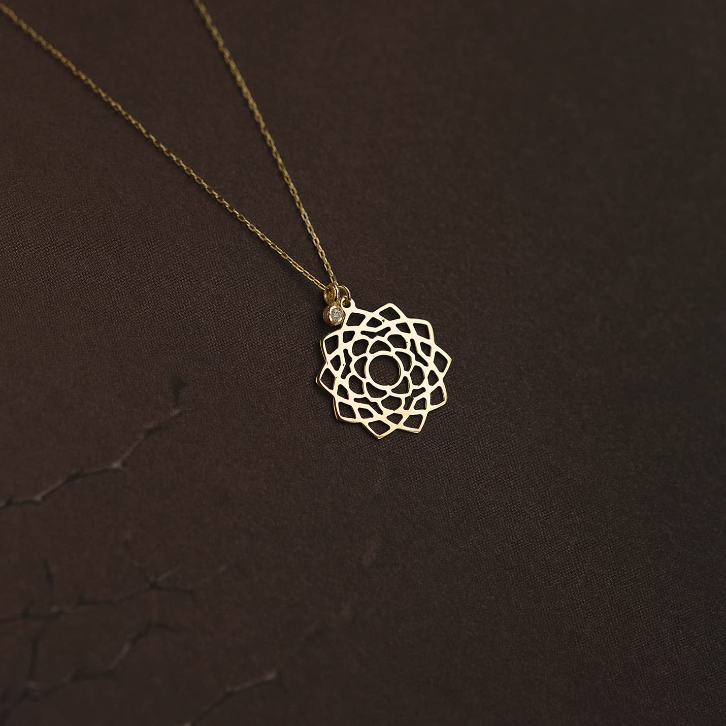 14K Solid Gold Flower Necklace with Diamond | Elegant 18