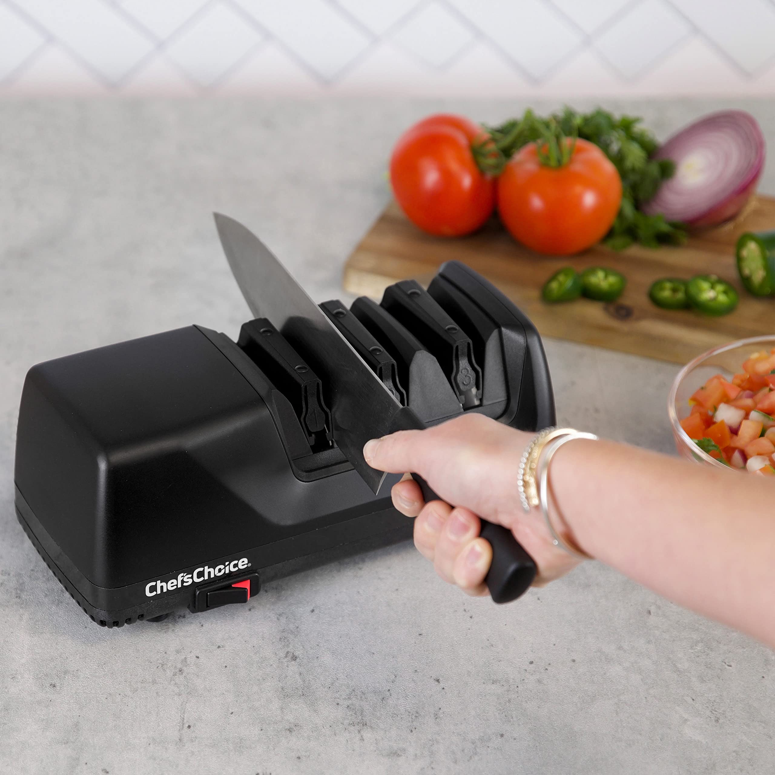 Chef’sChoice 15XV Professional Electric Knife Sharpener – 3-Stage Diamond Abrasive System for Straight & Serrated Knives with Precision Angle Guides – Perfect for Home Kitchens & Professional Chefs (Black)