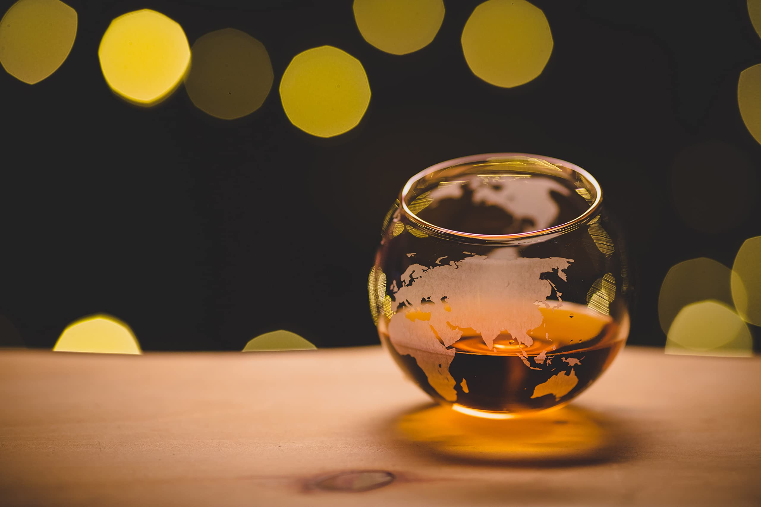 Etched Globe Whiskey Glasses Set of 8 - 10oz Rocks Glasses for Bourbon, Scotch, Rum & Tequila - Unique Old Fashioned Cocktail Glasses - Perfect Whiskey Gift Set & Bar Decor for Home, Parties & Gifts