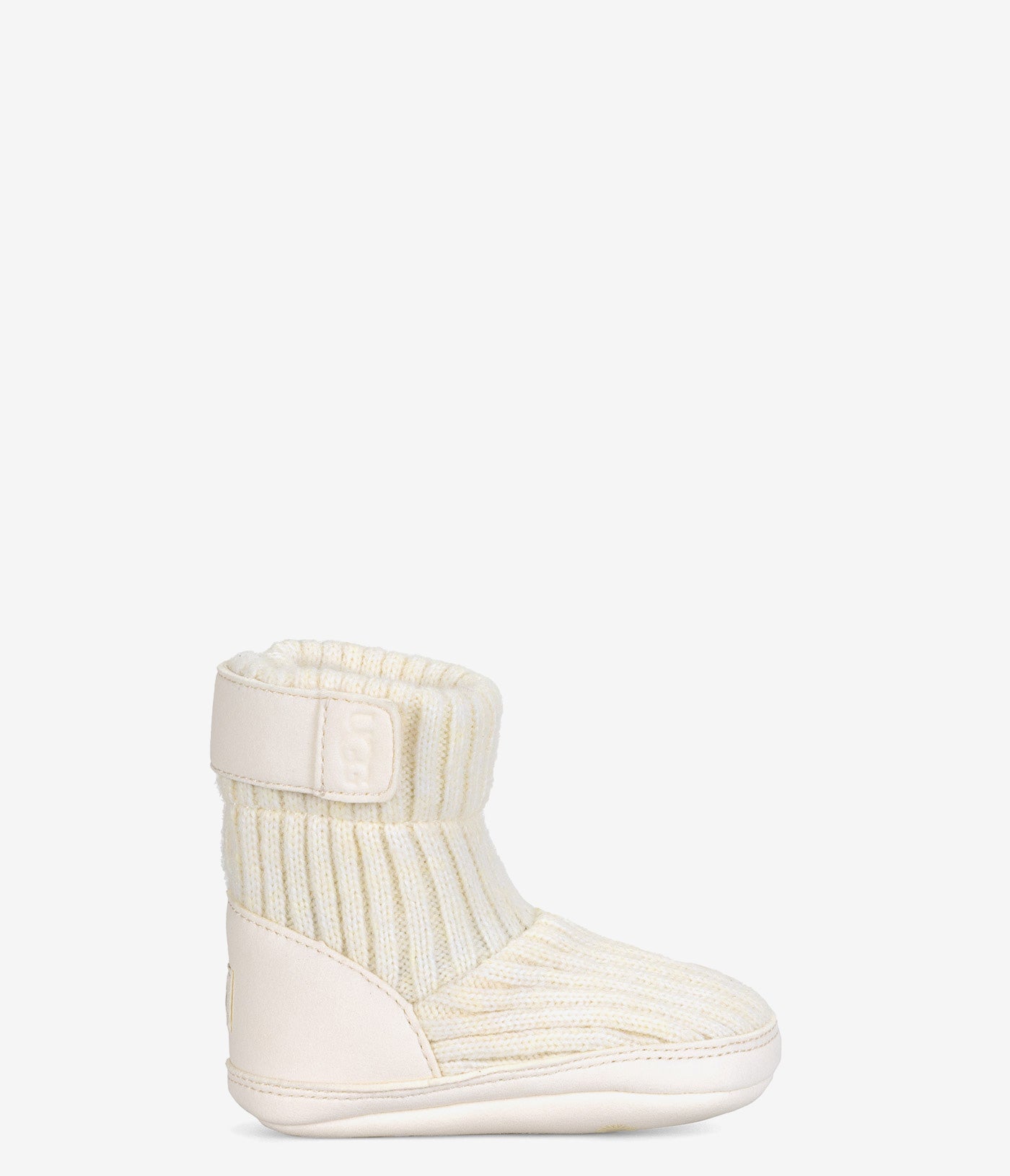 UGG Baby Skylar Boots & Beanie Set for Kids - Warm Winter Footwear & Hat Combo for Toddlers - Perfect for Snow Days & Outdoor Adventures