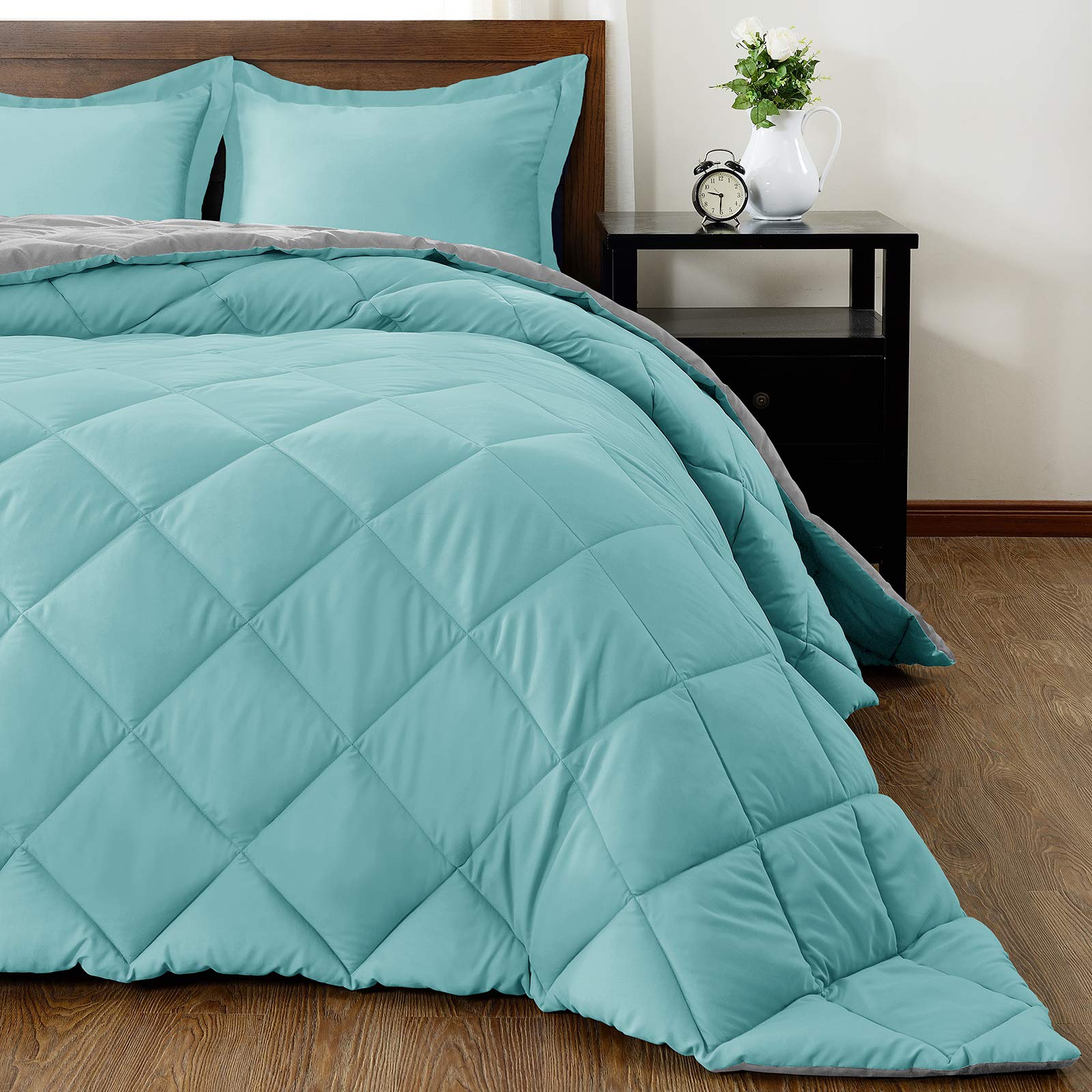 Reversible Down Alternative Comforter - Light Blue & Gray Queen Size (88