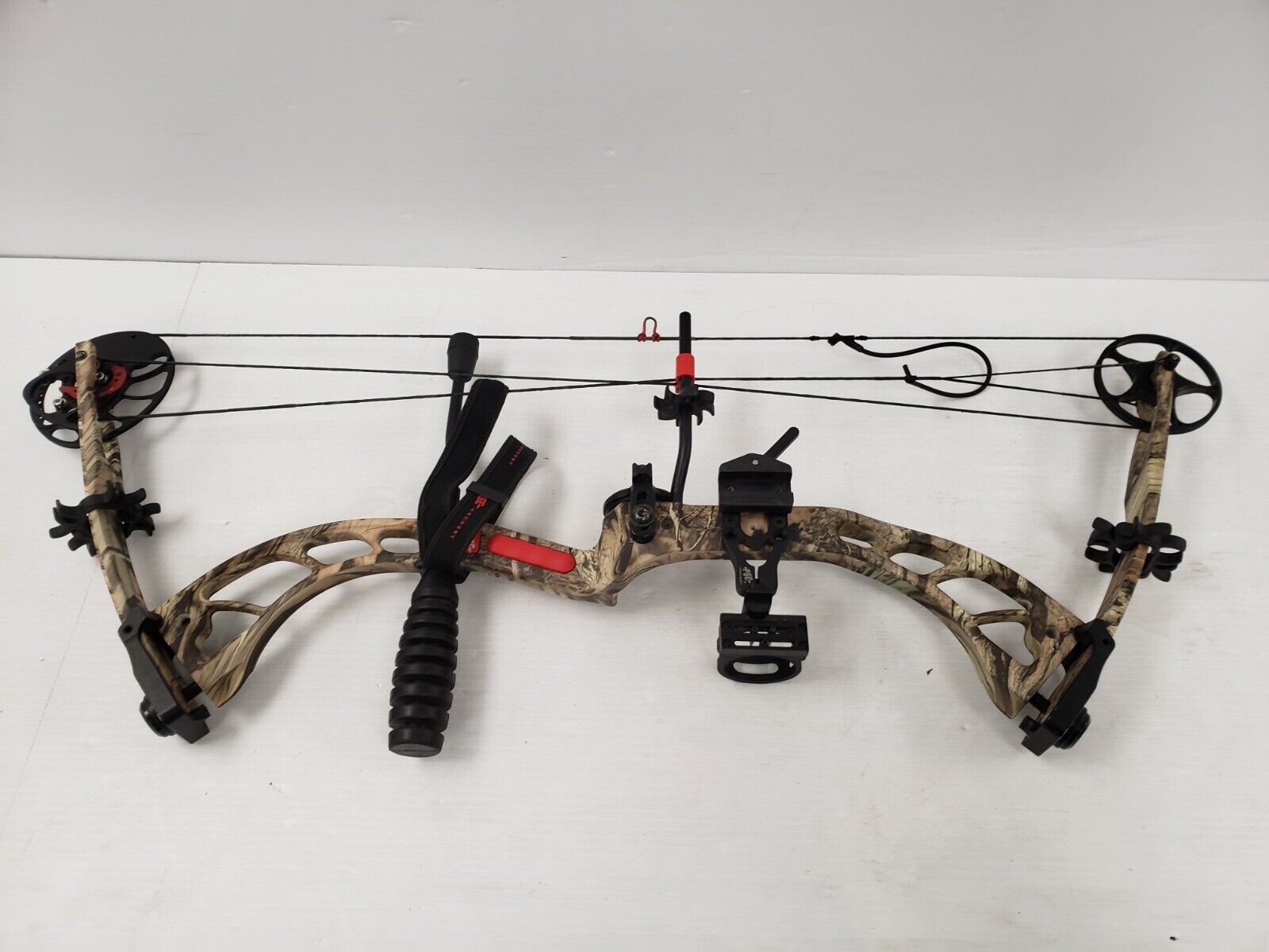 PSE Stinger 36 Compound Bow for Hunting & Target Practice | Right & Left Hand Draw | Adjustable Draw Weight & Length | Perfect for Beginners & Intermediate Archers
