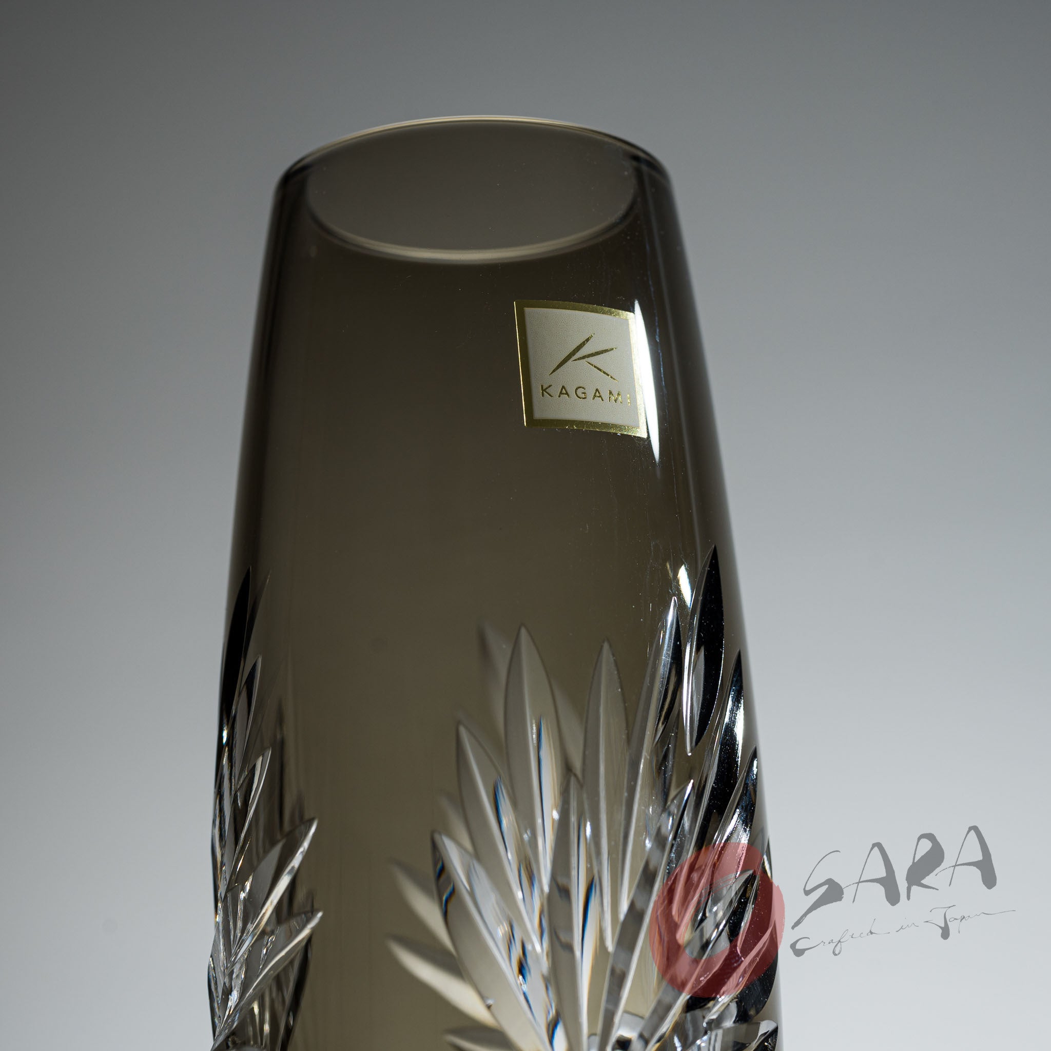 KAGAMI Edo Kiriko Crystal Vase - Queen of the Night (Single Stem Vase) - Elegant Floral Centerpiece for Home Decor & Japanese Style Interior Design