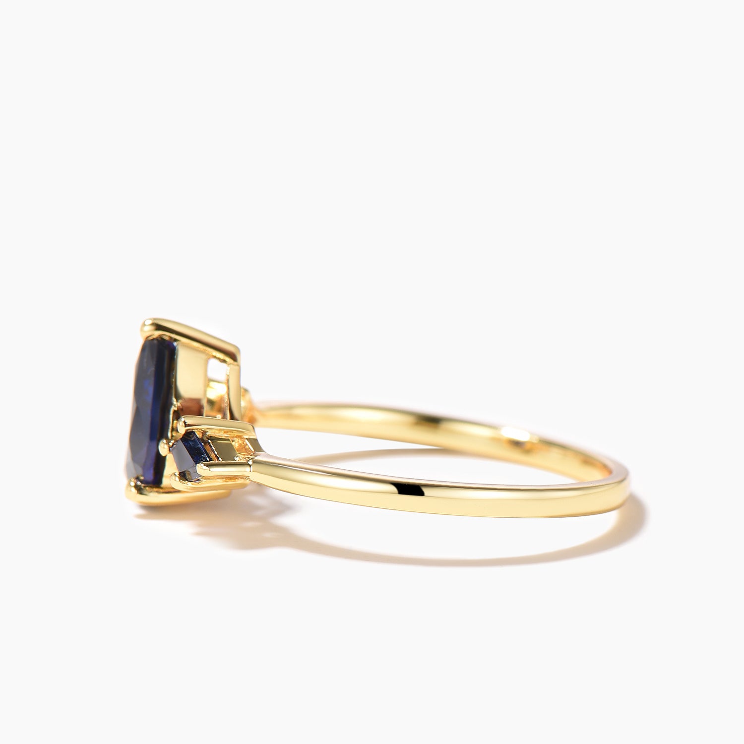 Elegant Teardrop Cut Blue Sapphire Three Stone Engagement Ring – Minimalist Wedding Band for Women | Perfect for Proposals, Anniversaries & Special Occasions
