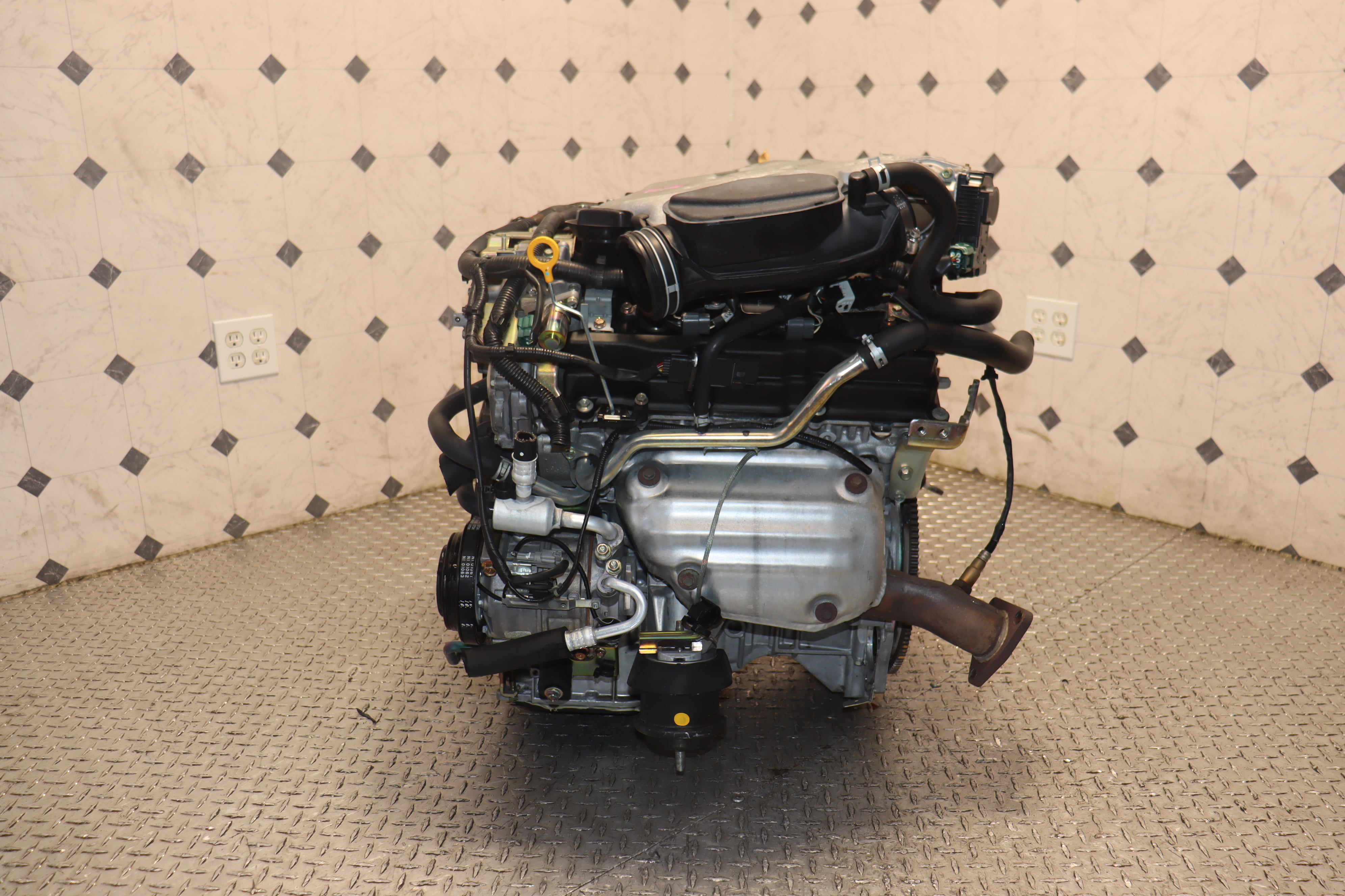 JDM 2003-2005 Nissan 350Z & Infiniti G35 VQ35DE 3.5L Non-Revup Engine - Replacement Motor for Performance Upgrades & Classic Car Restoration