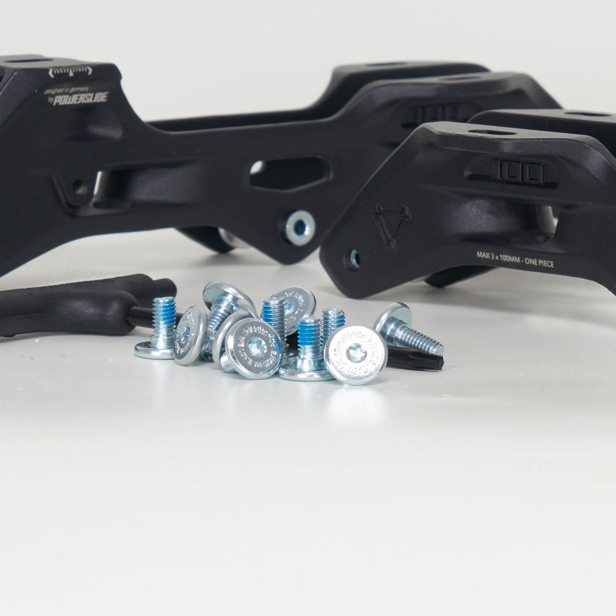 Powerslide Elite Casted Frame Trinity Mount 3x100mm 231mm Length Black - Premium Inline Skating Frames for Speed and Performance on Smooth Surfaces