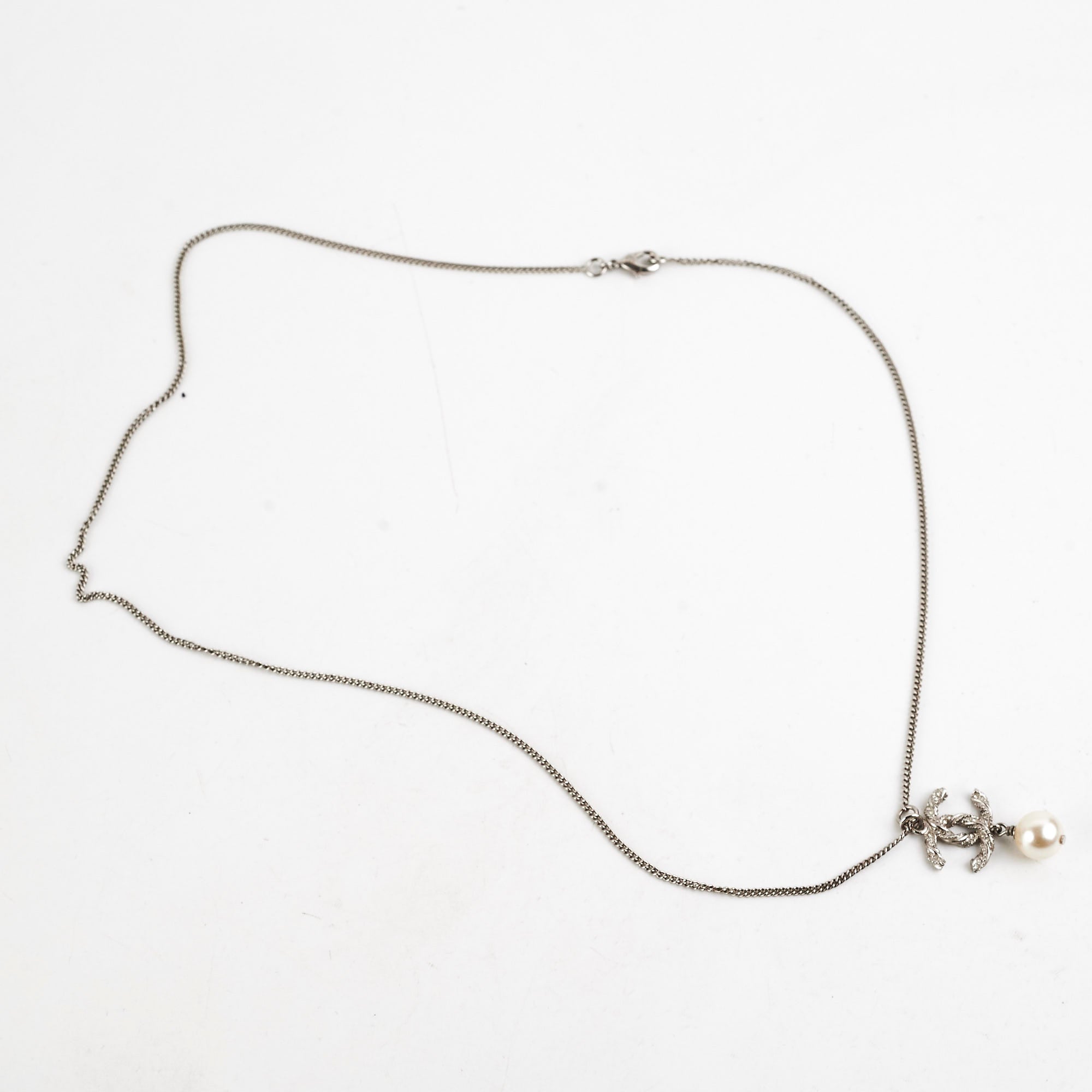 Chanel CC Logo Pearl Necklace for Women - Luxury Fashion Jewelry Gift for Birthday, Anniversary & Special Occasions
