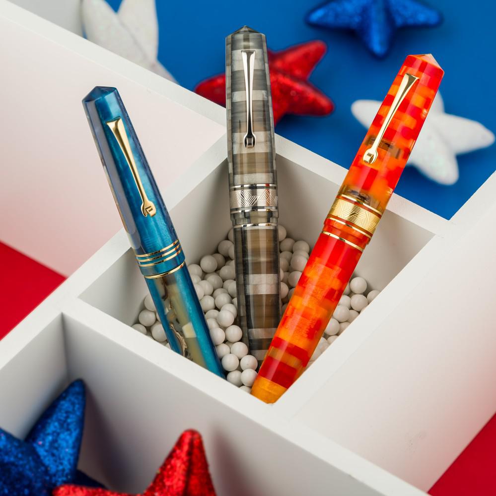 Leonardo Fountain Pen Mosaico - Premium Stainless Steel Pen for Writing, Calligraphy & Collecting - Perfect for Gifts, Office Use & Special Occasions