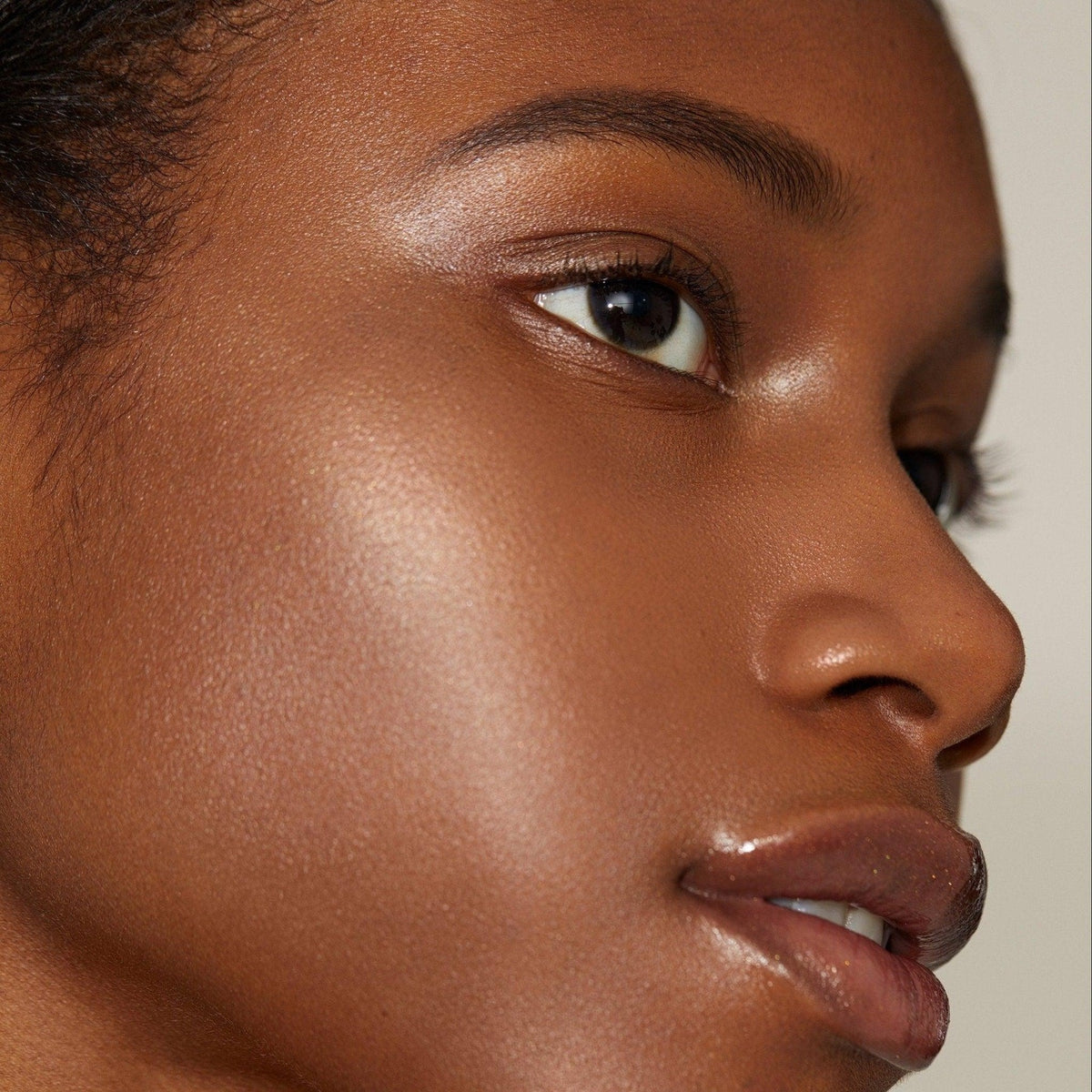 Best Cream Highlighter for Face - Natural Glow Makeup & Contouring Stick - Perfect for Everyday Wear, Photo Shoots & Special Occasions