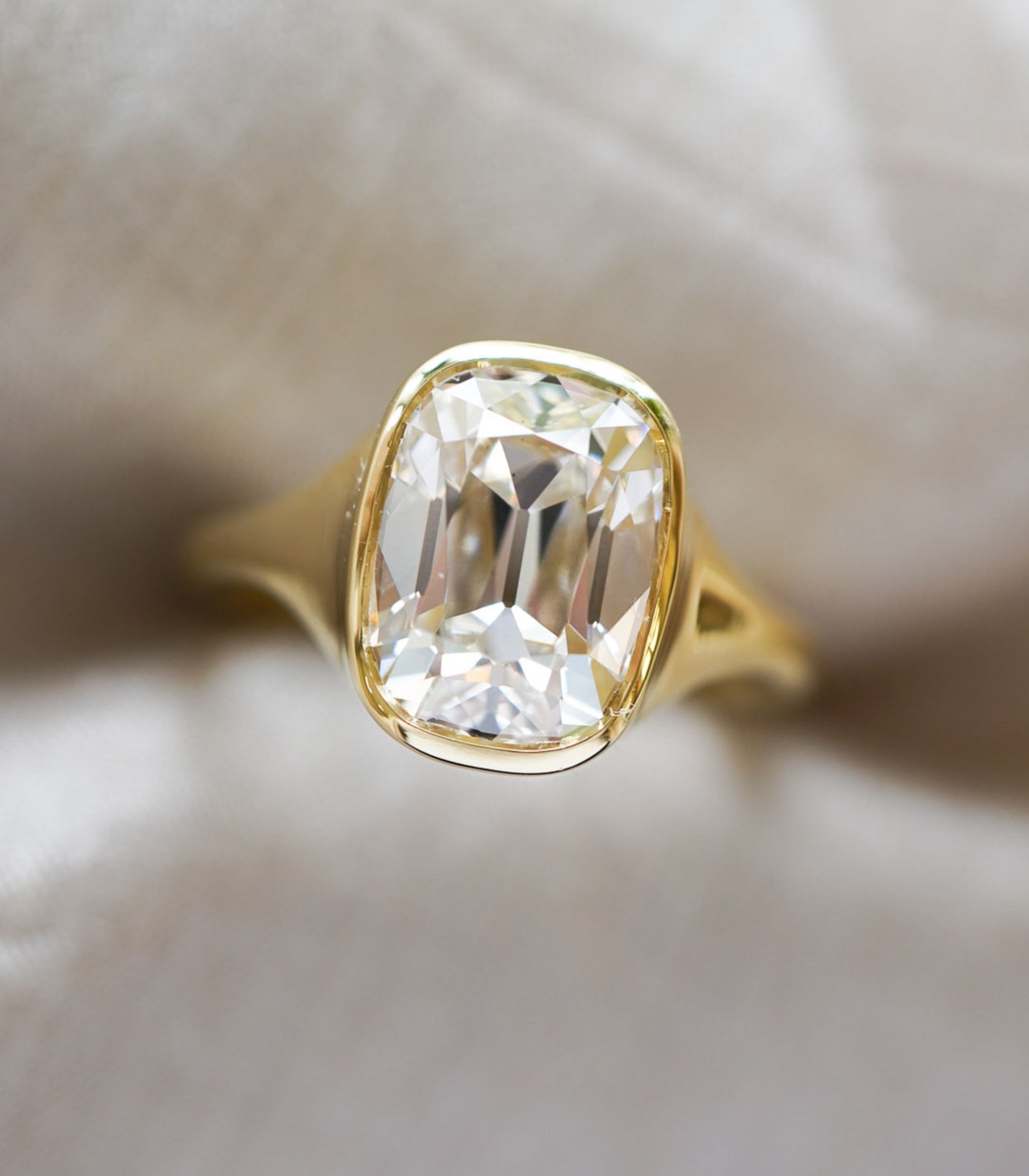 Isolde Vintage Old Mine Cushion Cut Diamond Engagement Ring - 14K White Gold Wedding Band for Her, Perfect Proposal Gift & Anniversary Jewelry