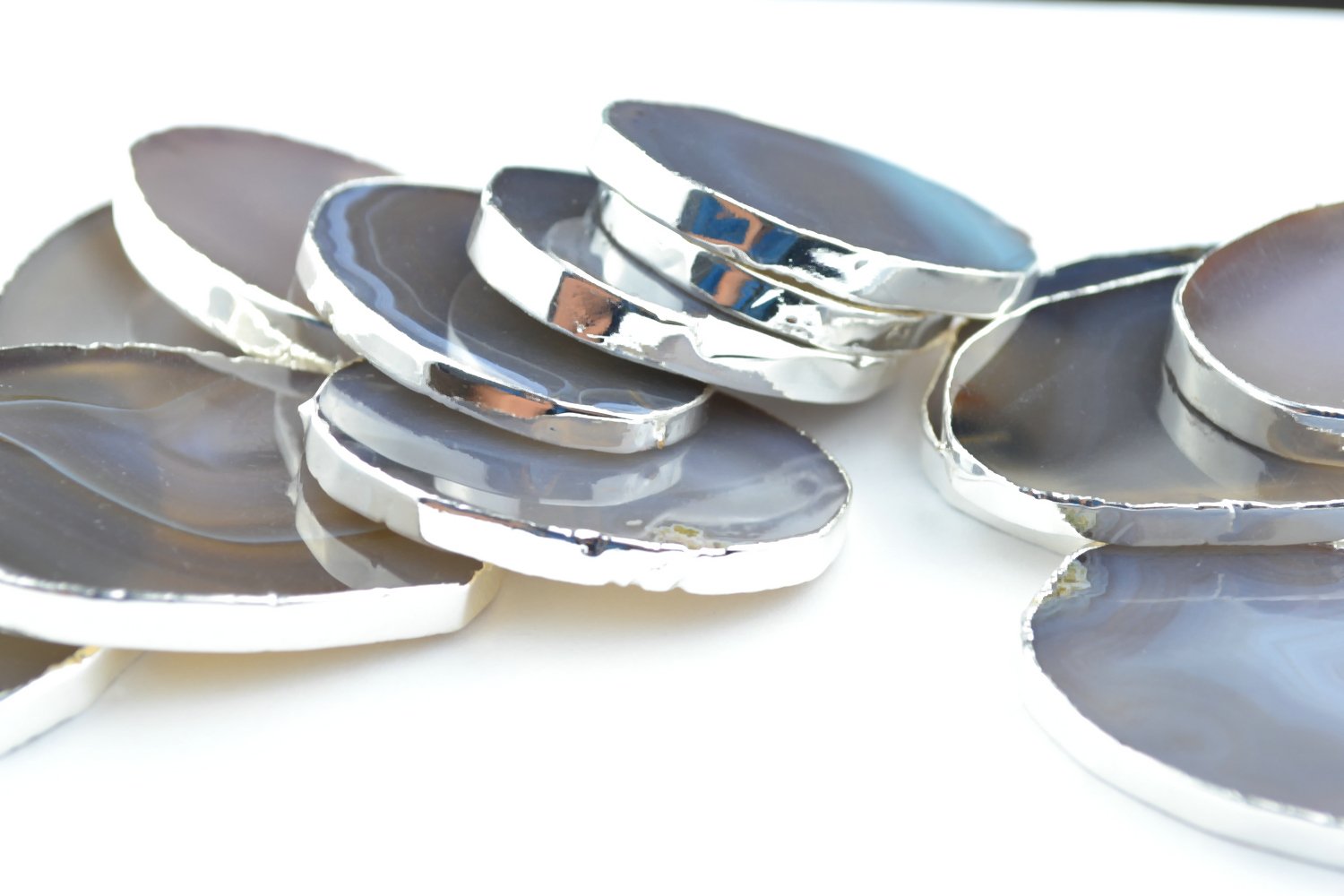 Natural White & Grey Agate Slice Place Cards with Silver Rim - 5 Pieces (2