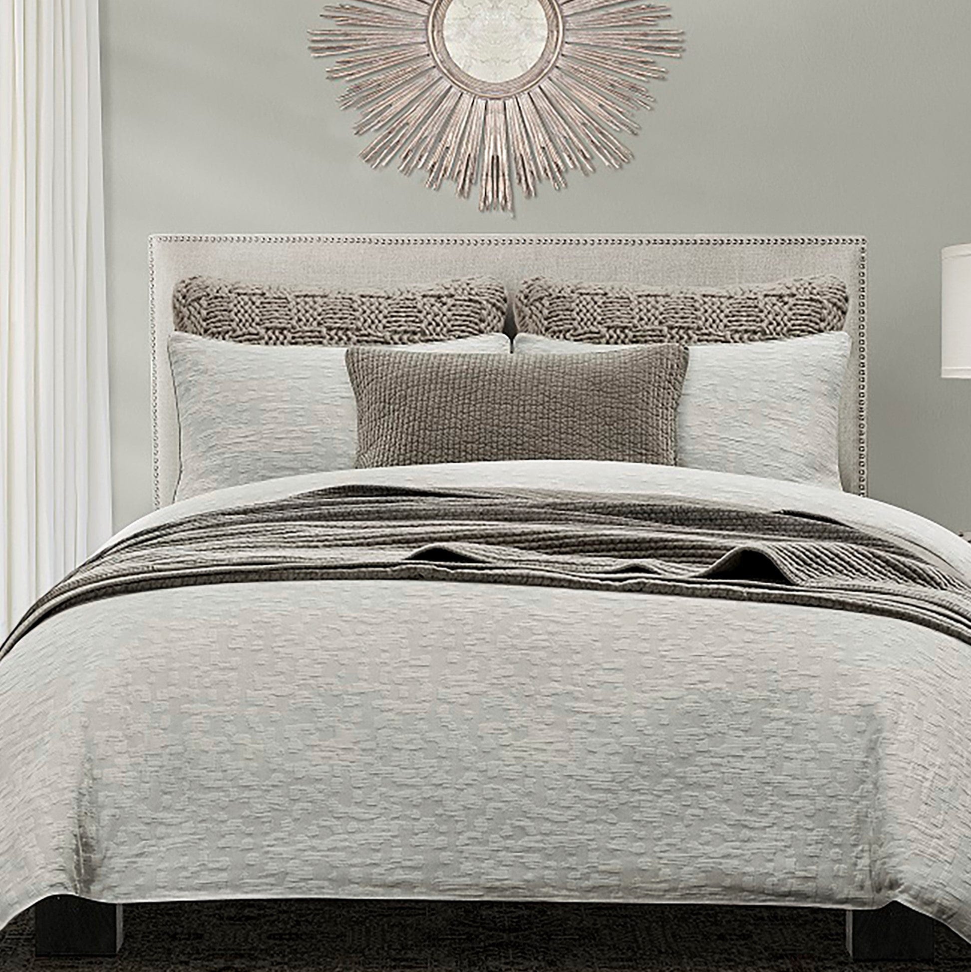 Luxury Porto Matelassé Bedding Set - Queen Size Quilted Coverlet Set with Pillow Shams - Perfect for Master Bedroom & Guest Room Decor