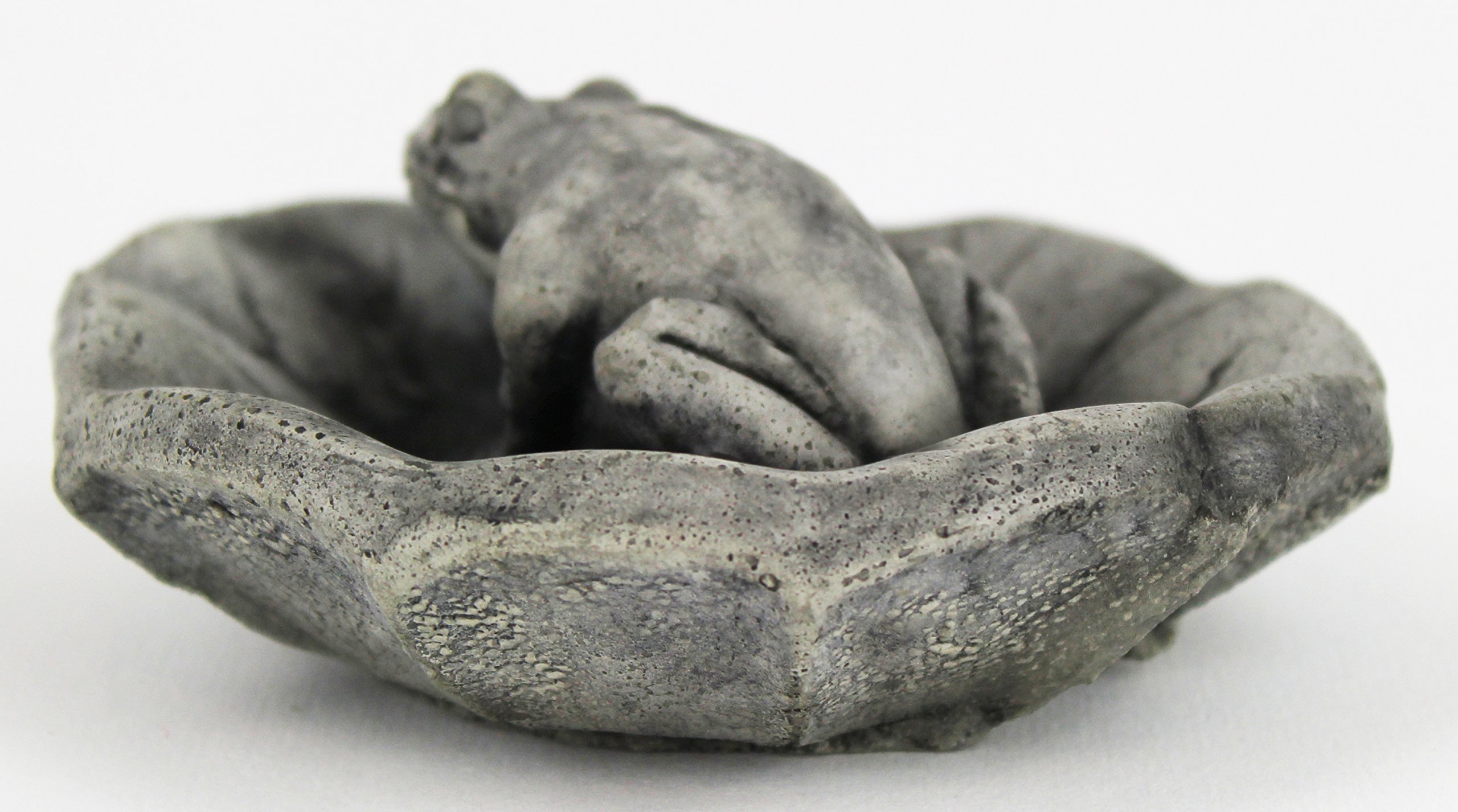 Lily Pad Garden Frog Statue - Handcrafted Concrete Toad Figurine for Outdoor Decor | Perfect for Pond, Garden, and Patio Landscaping