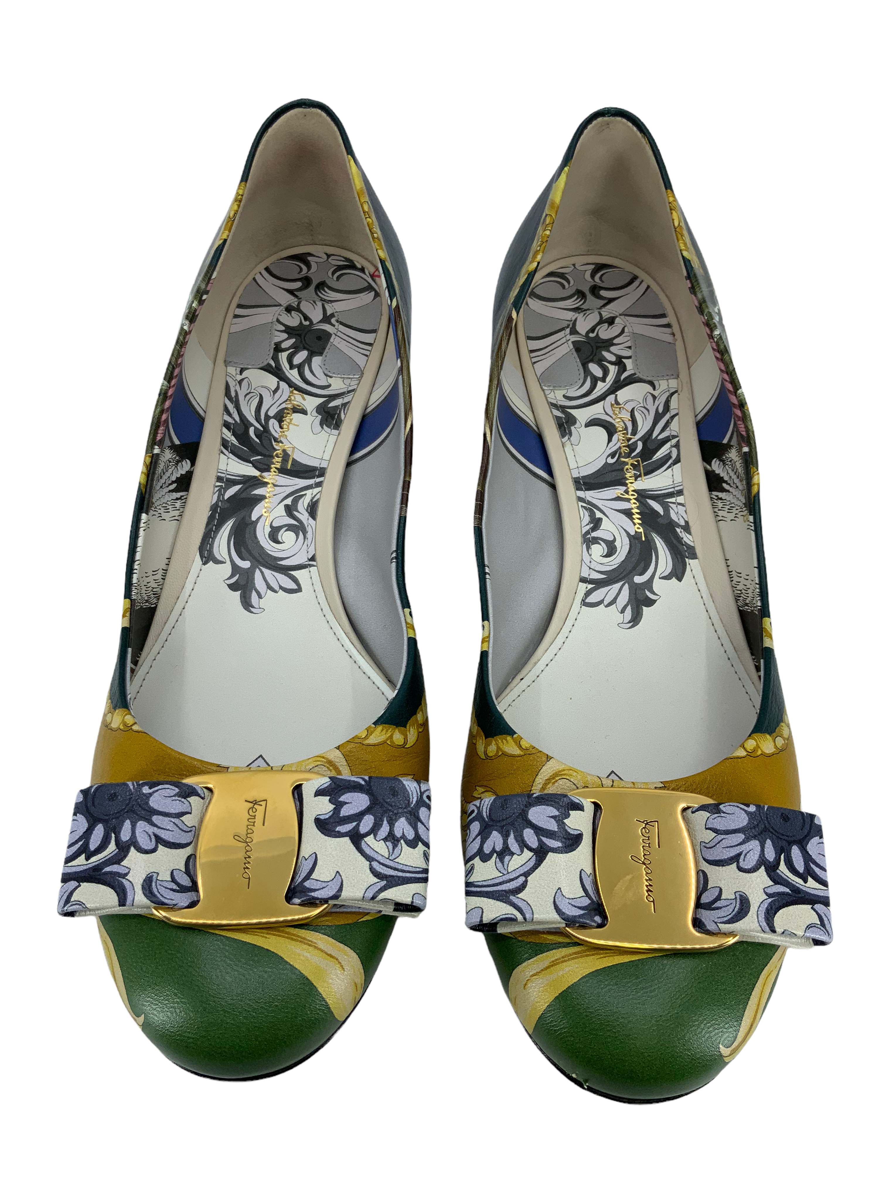 Salvatore Ferragamo Vara Bow Pumps Women's Size 10 - Classic Pointed Toe Heels for Office, Wedding & Formal Occasions
