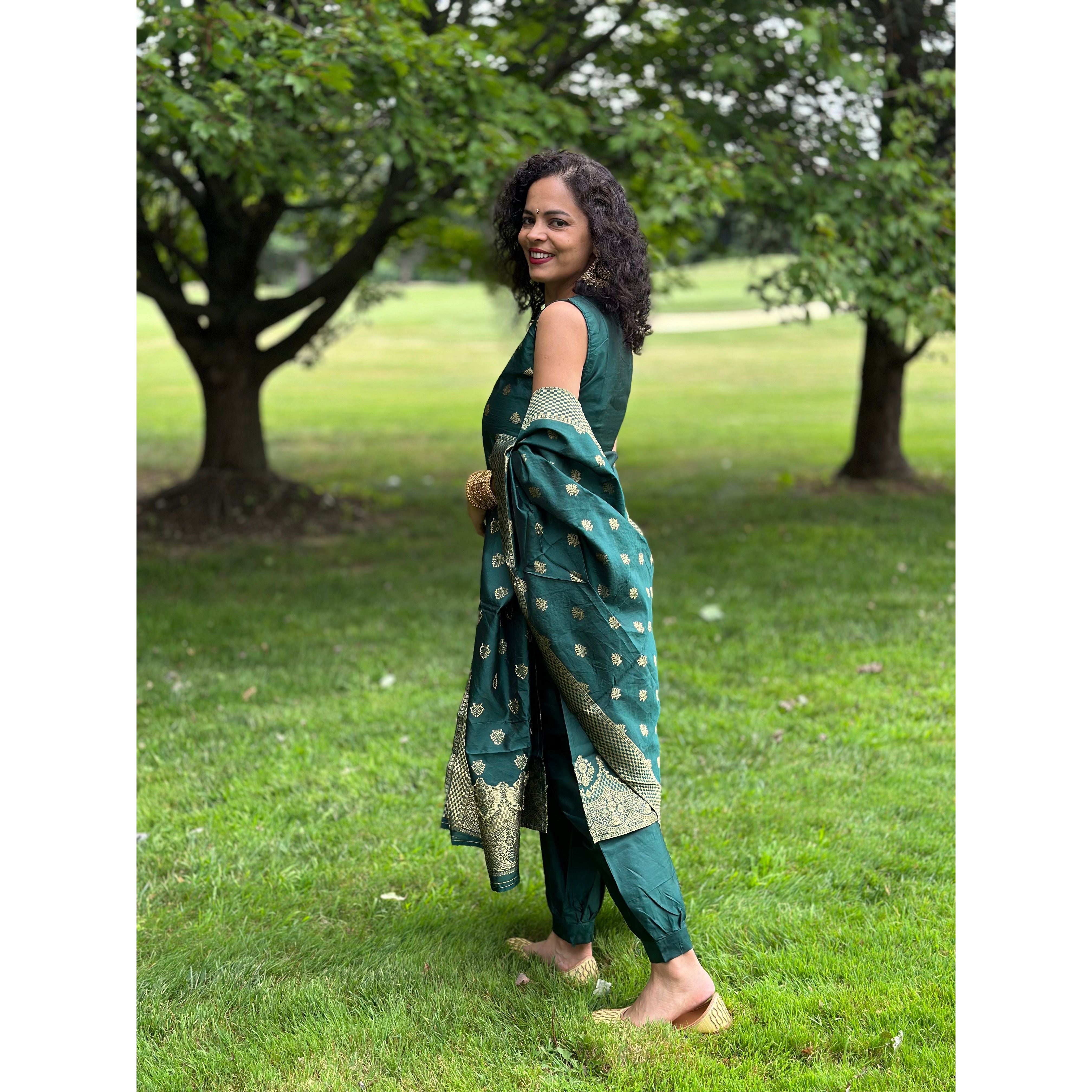 Stylish Green Sleeveless Kurta Set with Pants & Dupatta - Perfect for Indian Festivals, Weddings & Summer Outfits