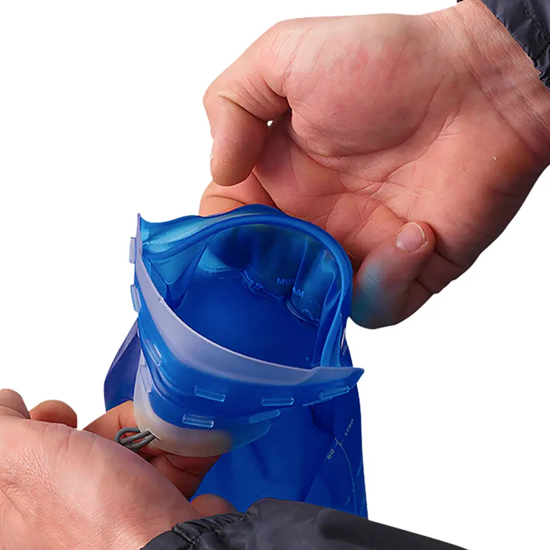 Salomon Soft Reservoir 2L Hydration Bladder - Lightweight BPA-Free Water Storage for Hiking, Running & Outdoor Adventures