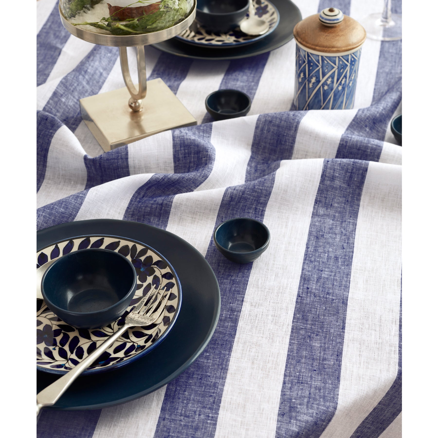 Stylish Cabana Stripe Table Throw - Waterproof Outdoor Picnic & Beach Dining Tablecloth - Perfect for Patio, Garden, and Summer Parties