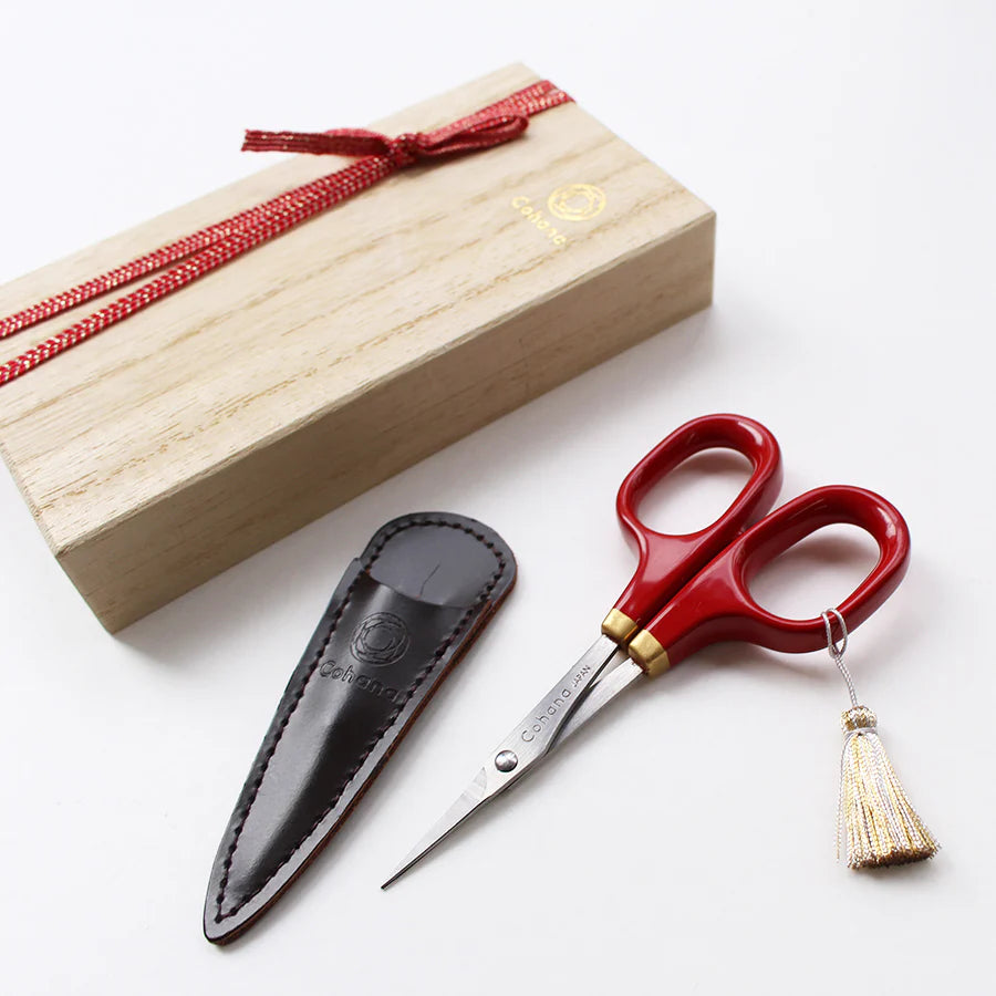 Premium Small Scissors with Lacquered Handles - Sharp Stainless Steel Craft Scissors for Sewing, Embroidery & DIY Projects - Perfect for Fabric Cutting, Paper Crafts & Gift Wrapping