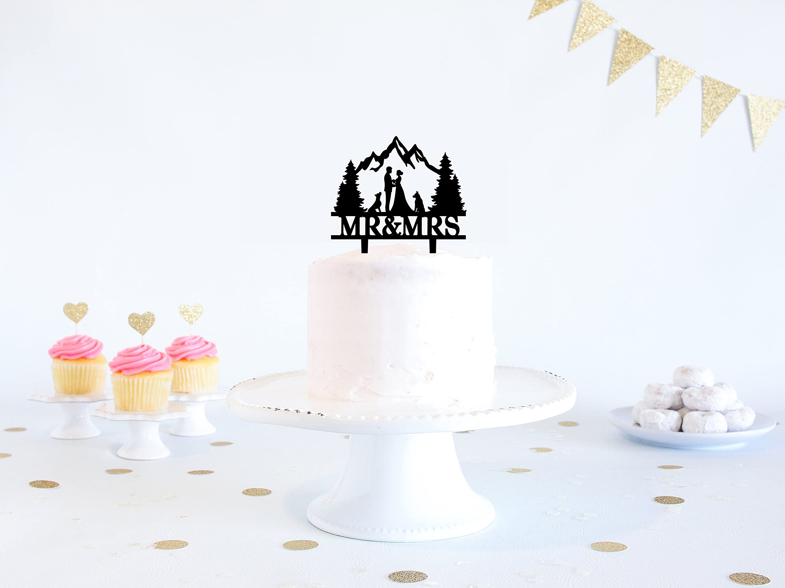 Mountain Wedding Cake Topper - Mr & Mrs Forest Theme Cake Decorations for Outdoor Weddings (Mountain and Dog Design) - Perfect for Rustic, Nature-Inspired & Adventure-Themed Weddings