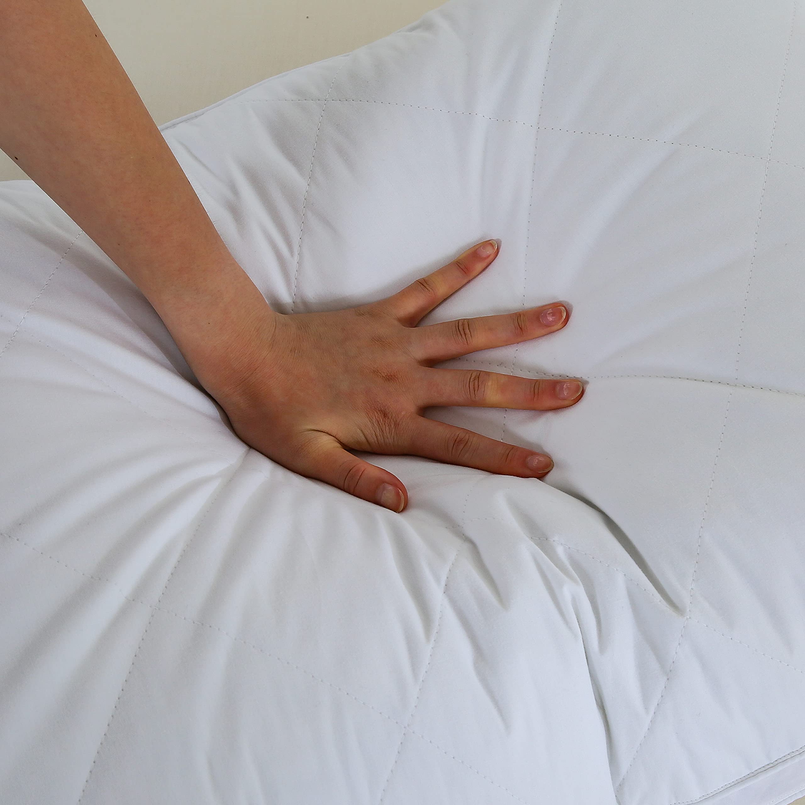 2 Pack King Size White Goose Feather & Polyester Bed Pillows - 600 Thread Count 100% Cotton Cover, Medium Firm Support with Soft Surround Fill | Perfect for Back Sleepers, Side Sleepers & Hotel-Style Comfort