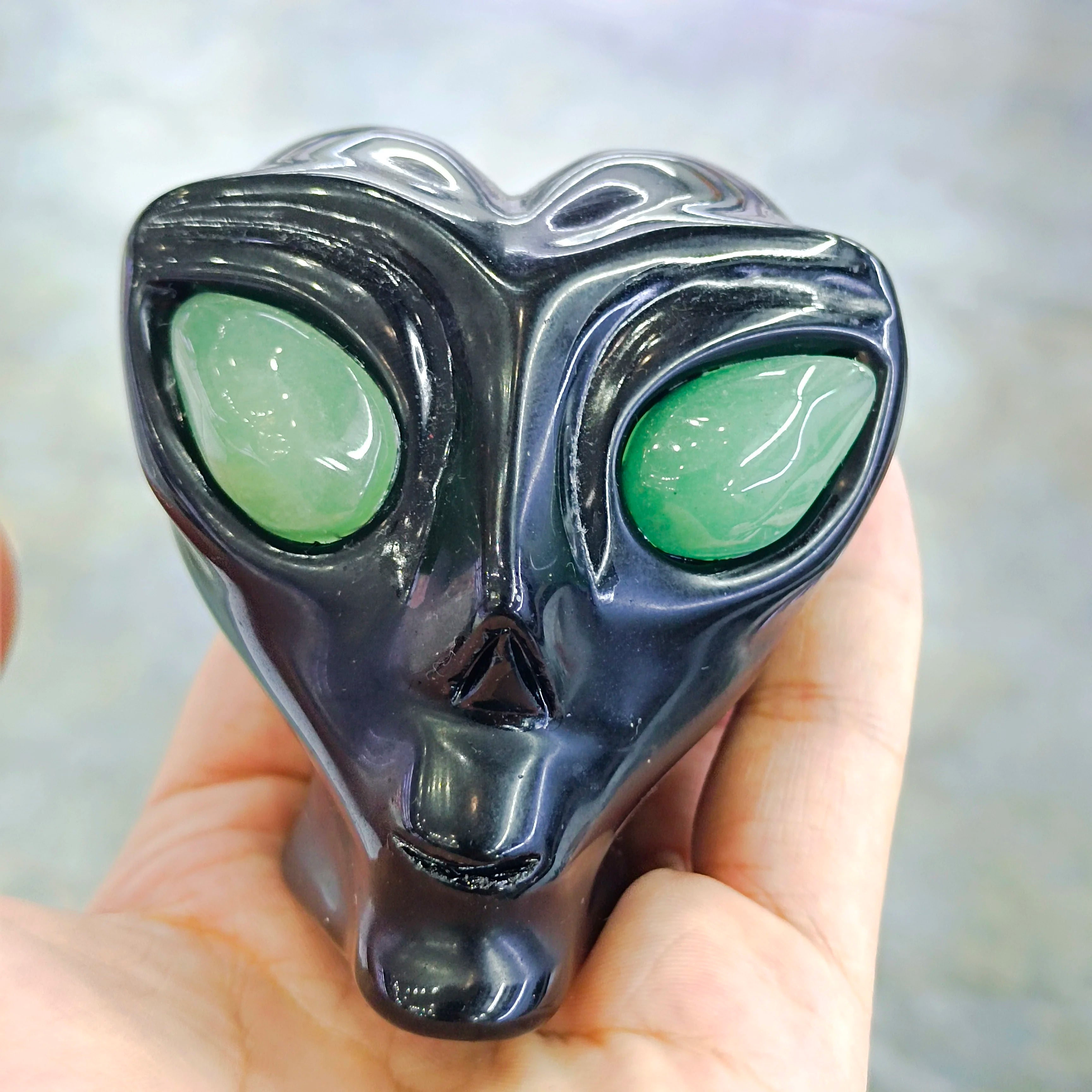 Alien Skull Obsidian Carving - Natural Healing Crystal Stone Statue for Home Decor, Meditation & Energy Work | Handcrafted Quartz Gemstone Collection Figurine for Spiritual Gifts & Yoga Space